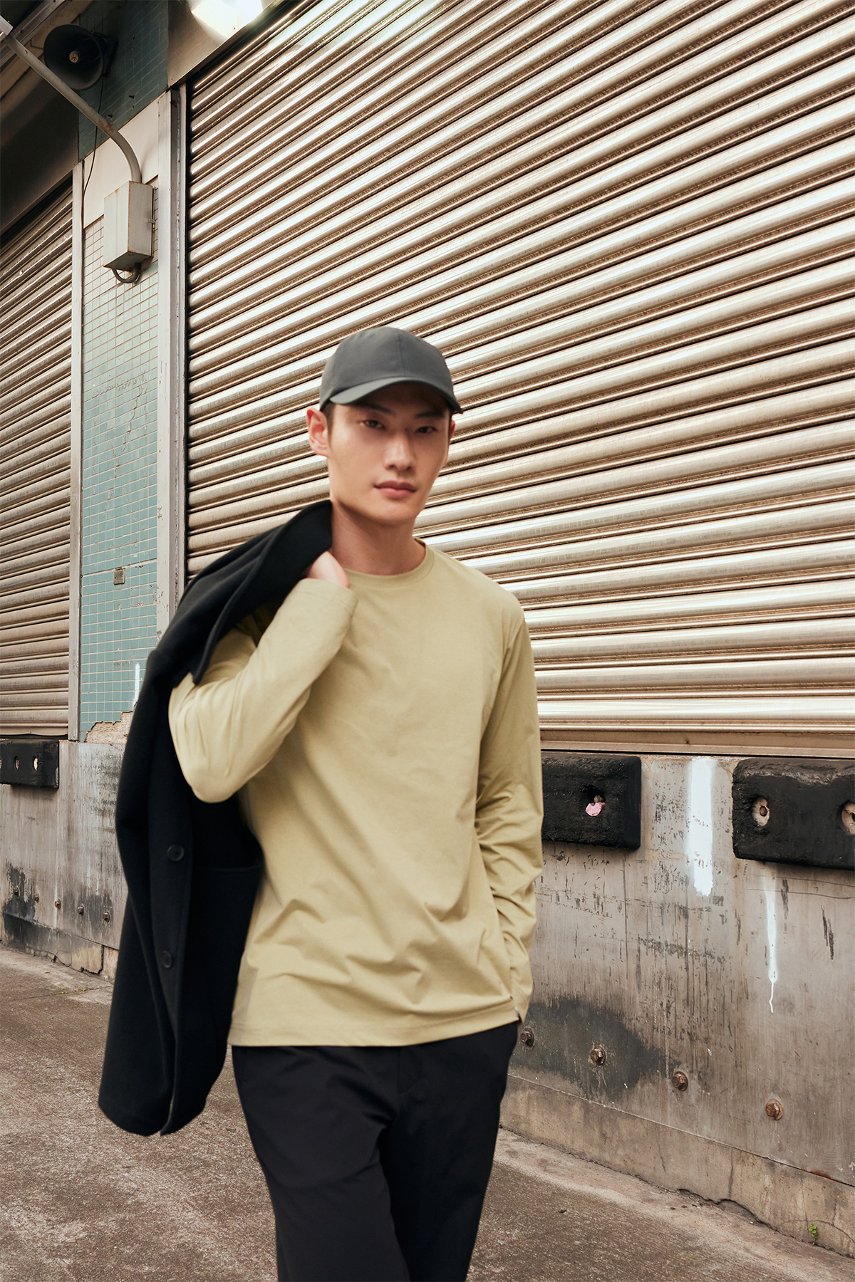 MONO 長袖T-SHIRT 男（橄欖綠）