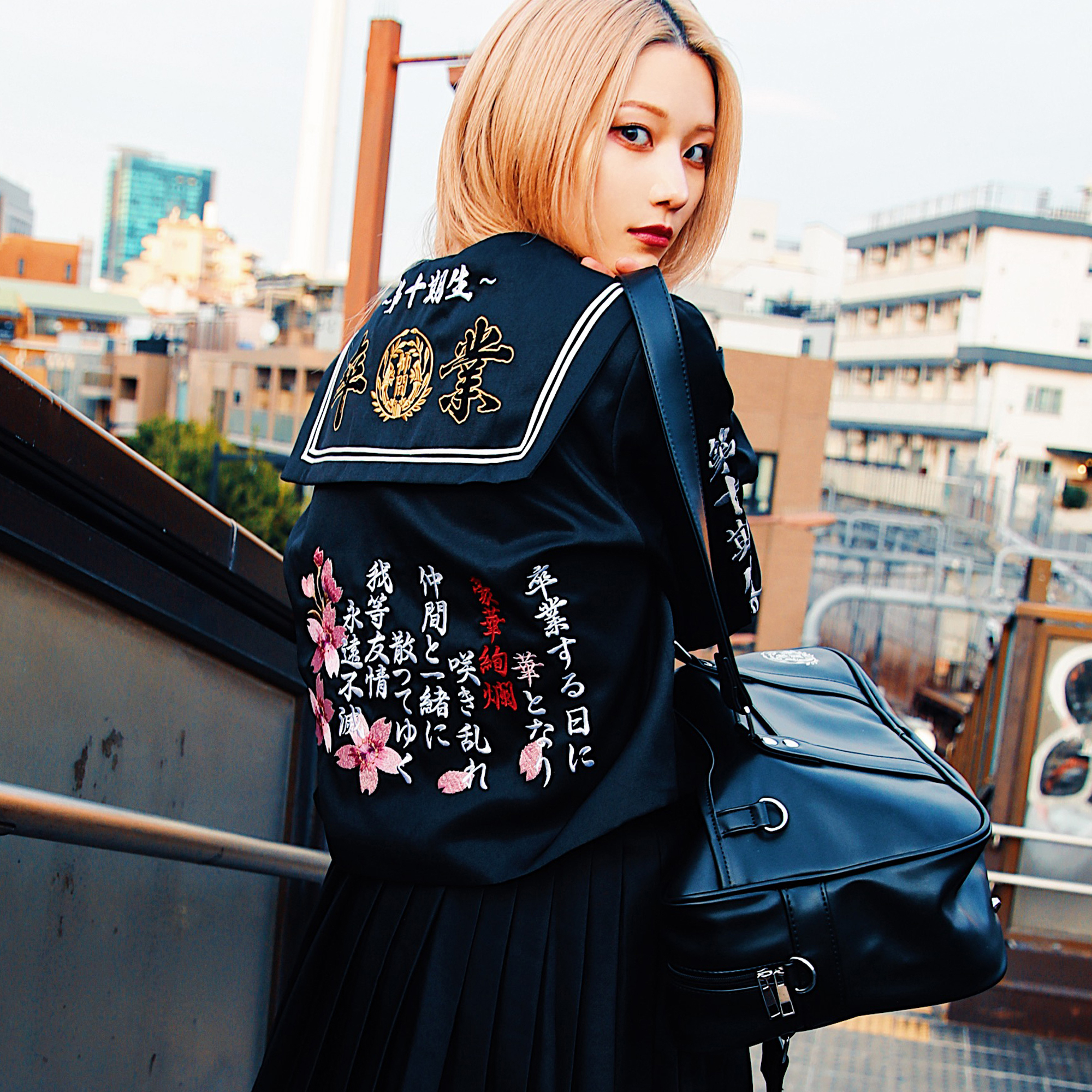 卒業 刺繡女學生上衣