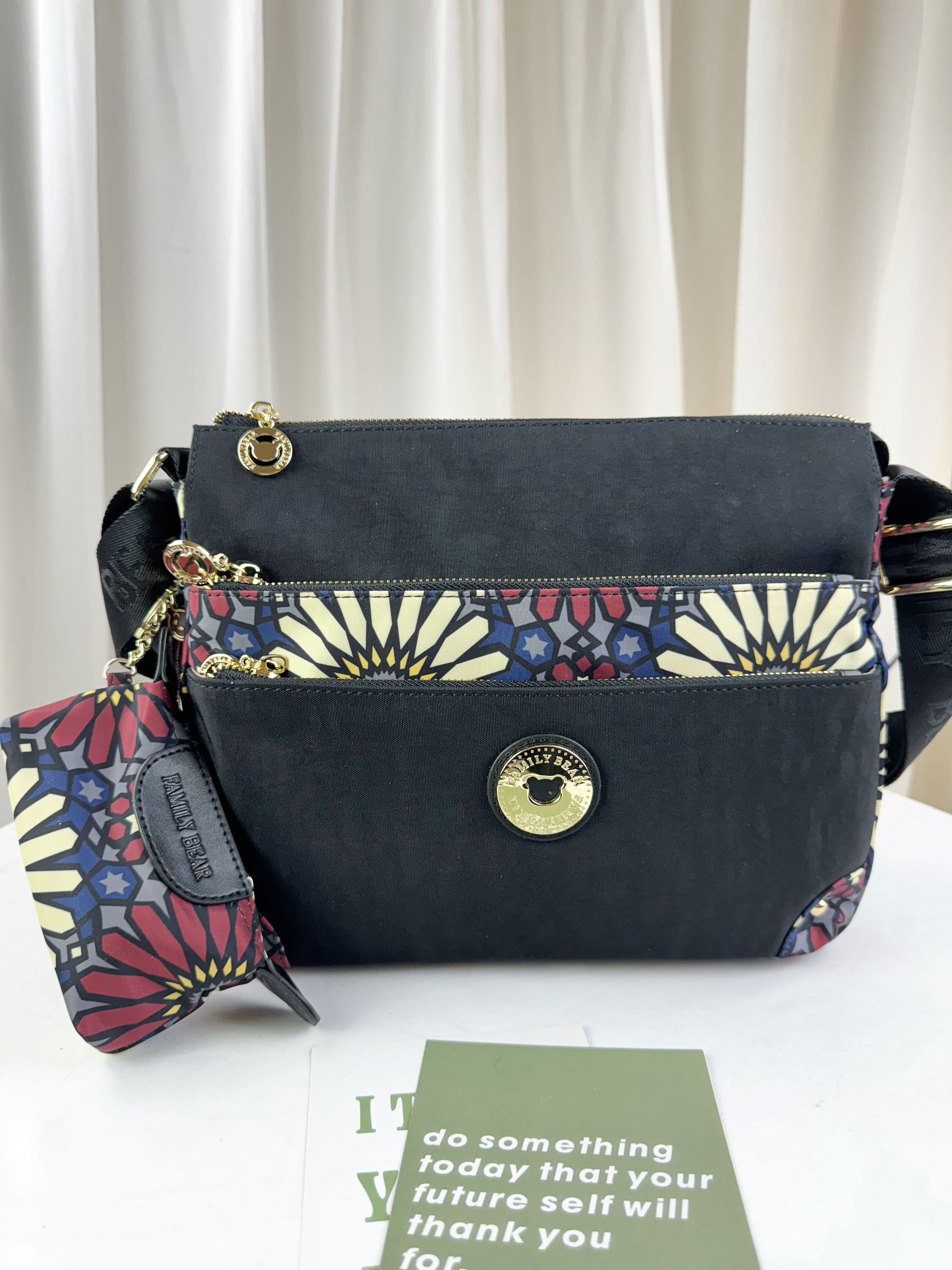 FamilyBear 黑紫花拼色防潑水側背包 附零錢包 #2045