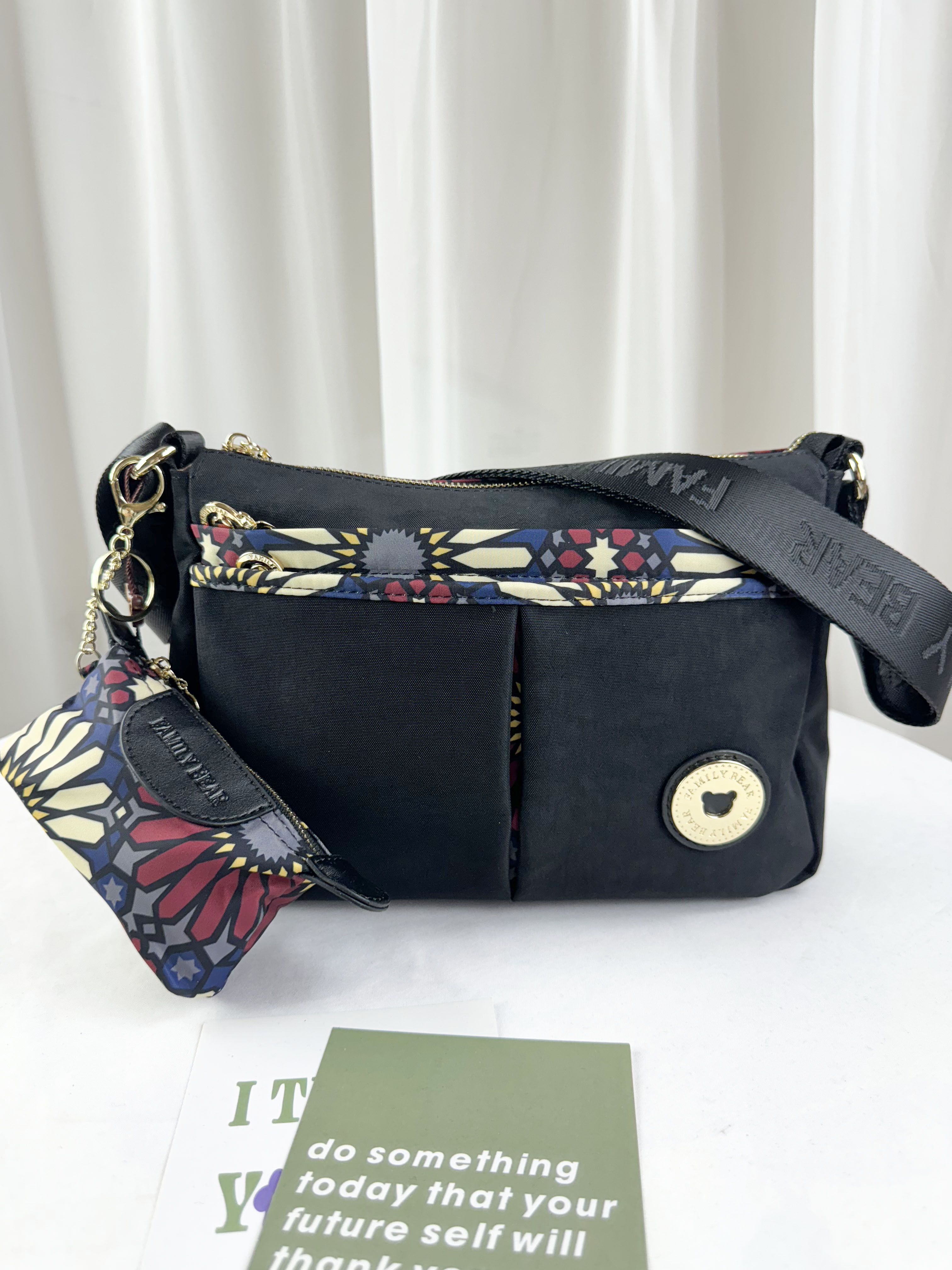 FamilyBear 黑紫花拼色防潑水側背包 附零錢包  #2746