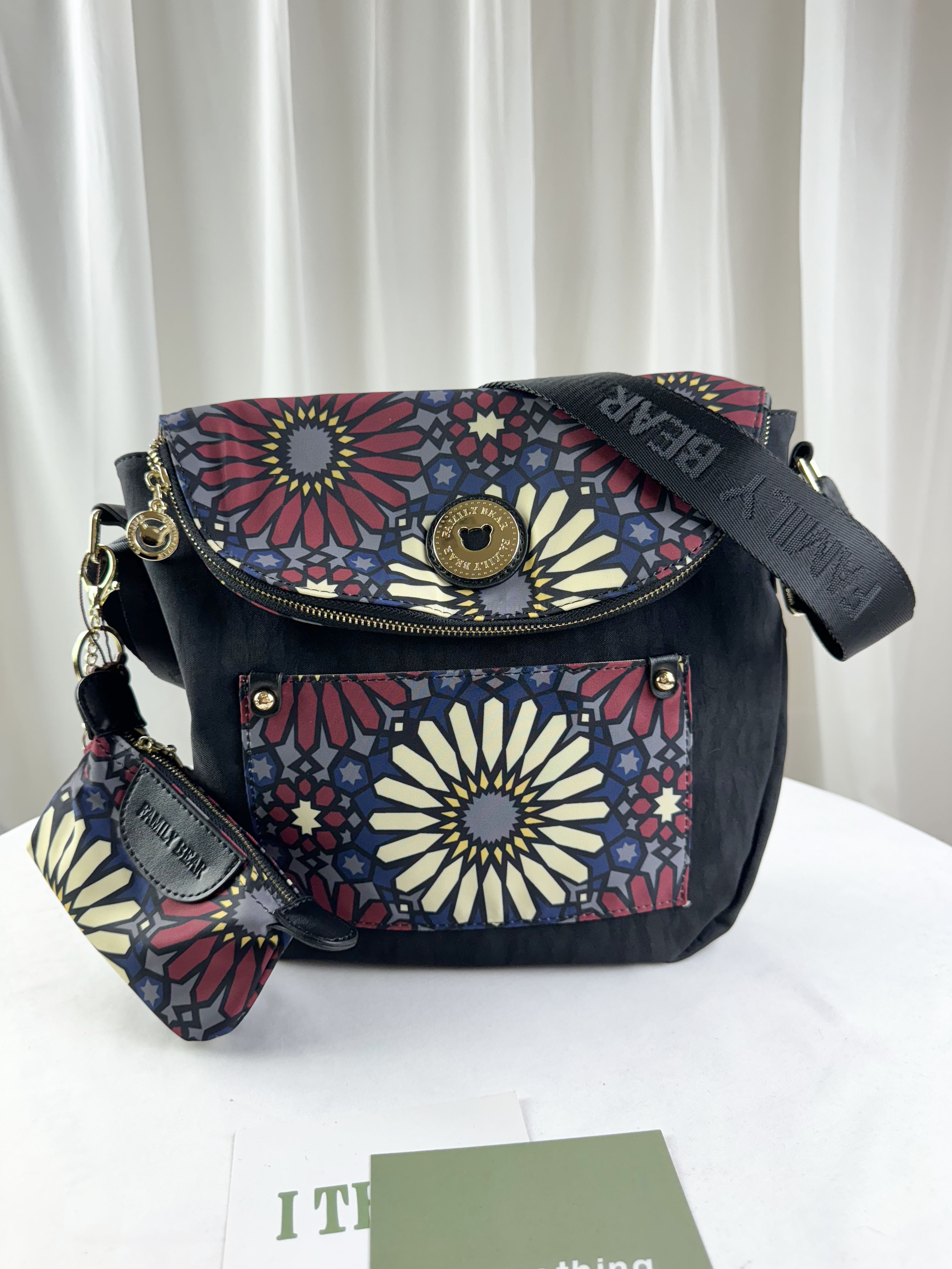 FamilyBear 黑紫花拼色防潑水側背包 附零錢包 #2736