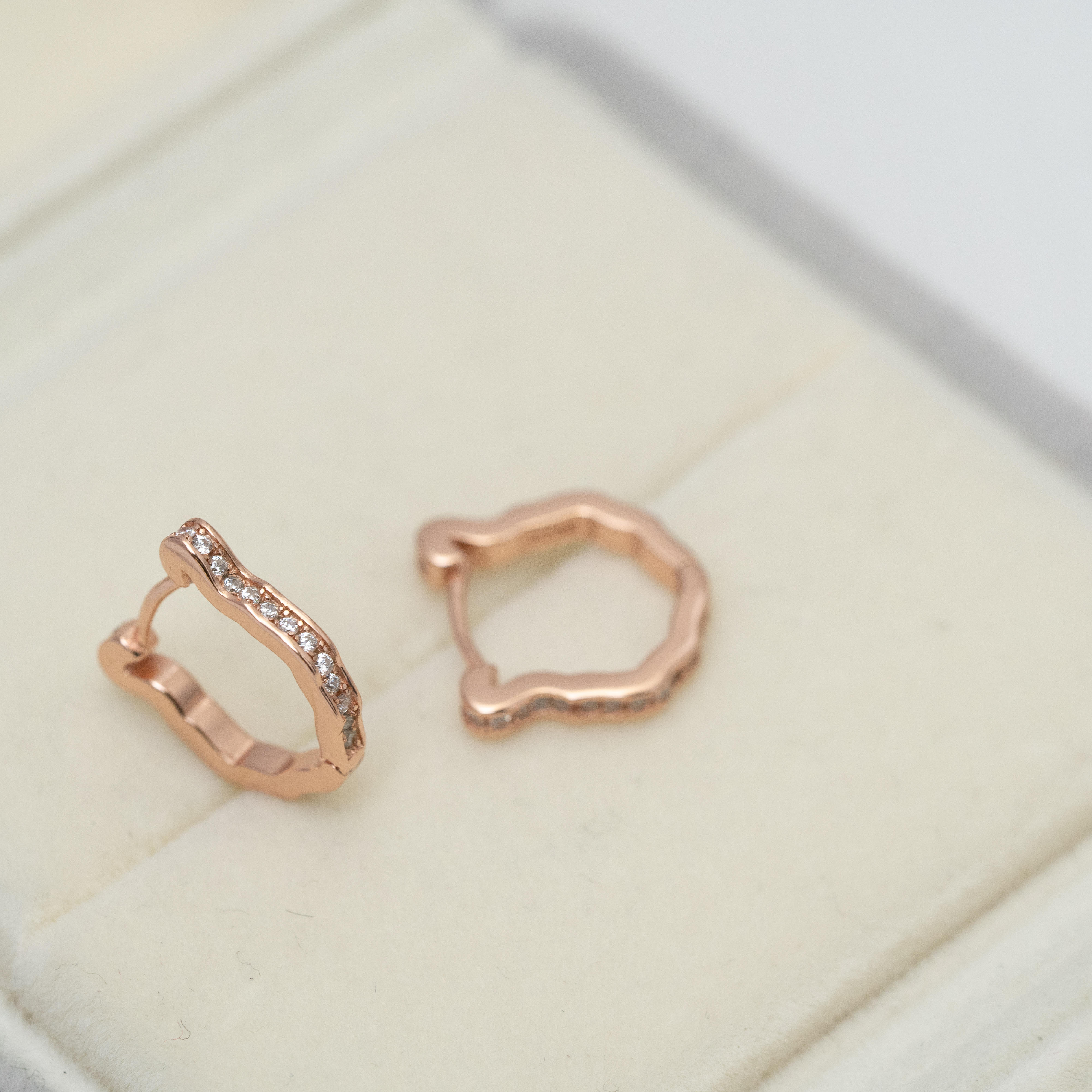 貓咪閃石圈耳環