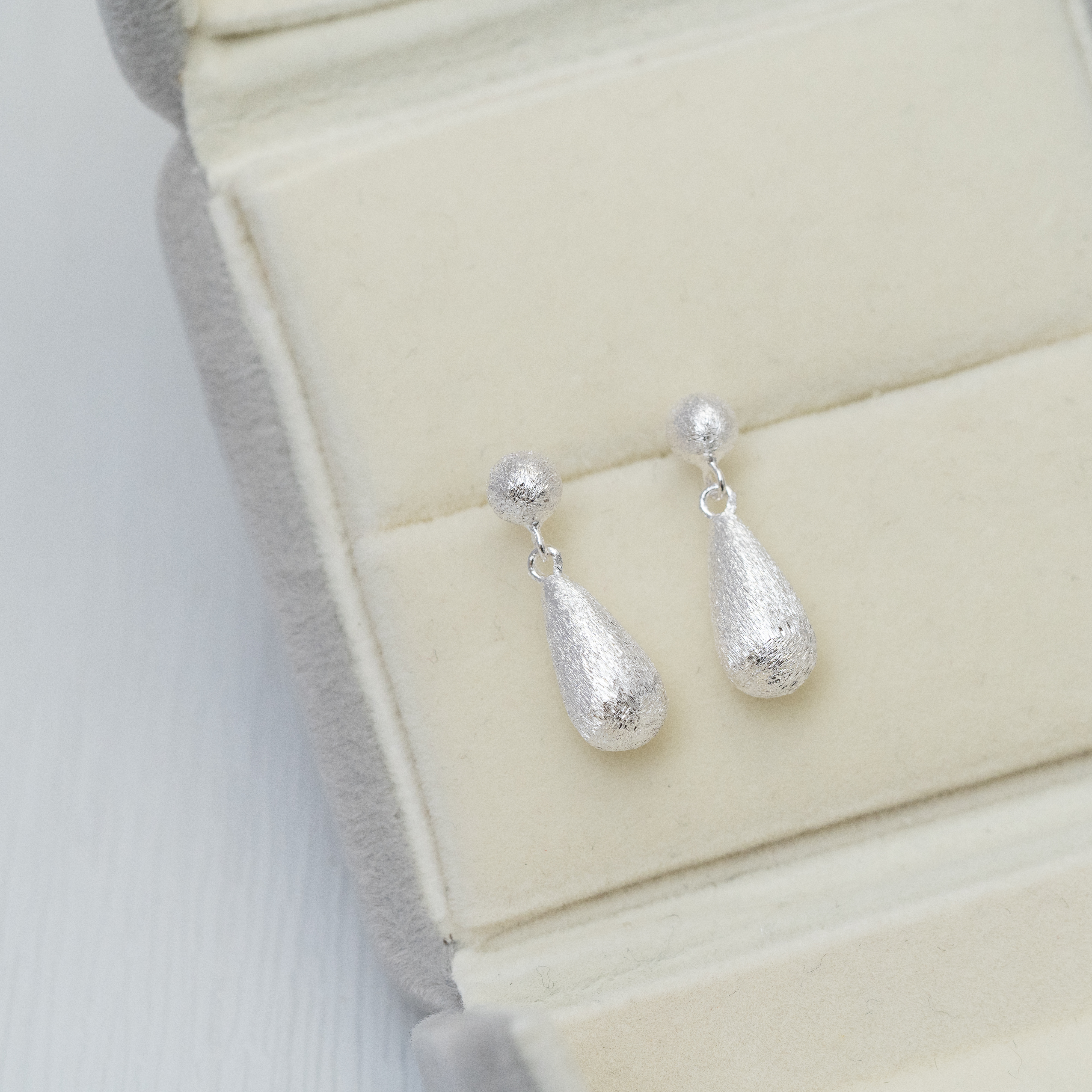 磨砂感嘆號耳環