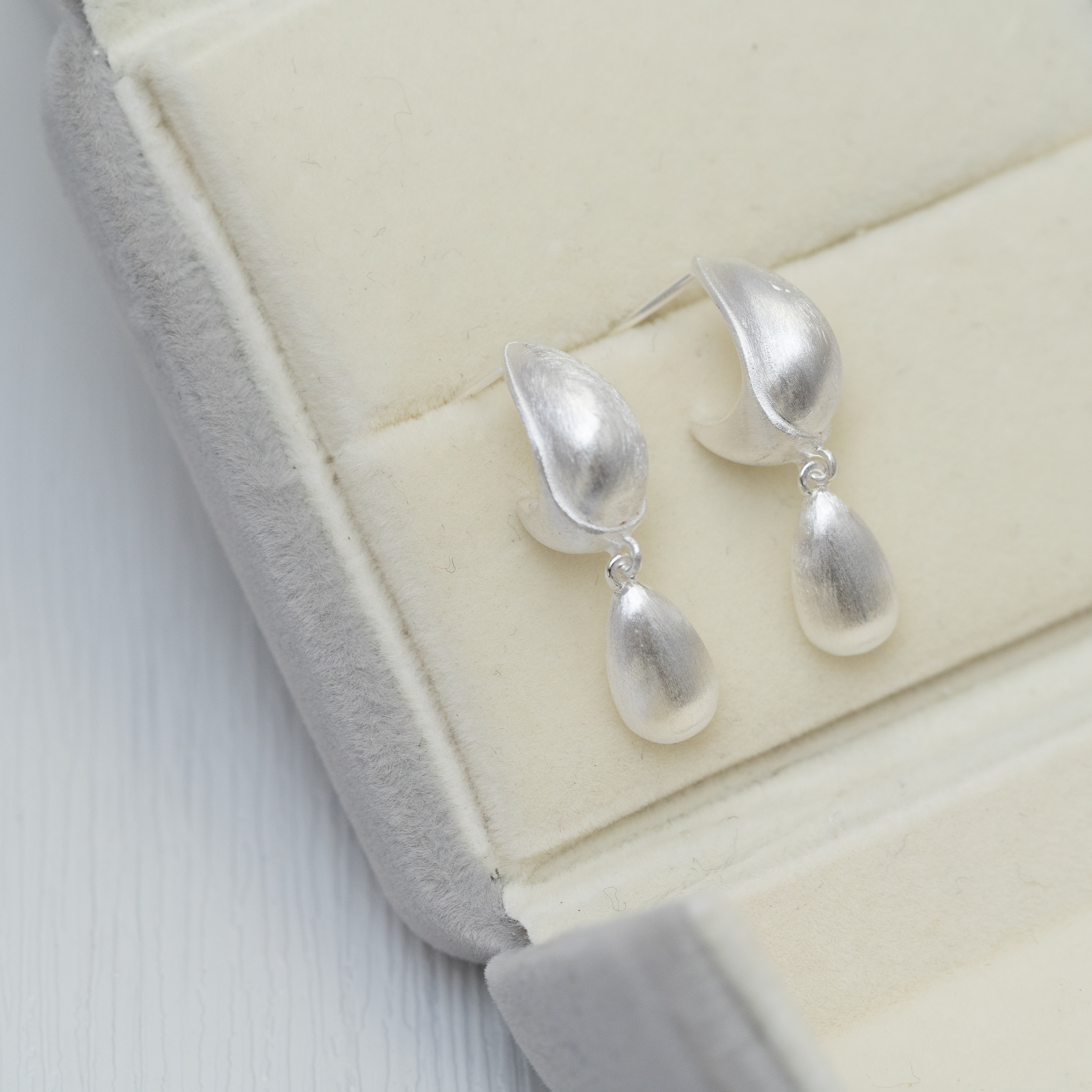 磨砂半圈拼水滴耳環