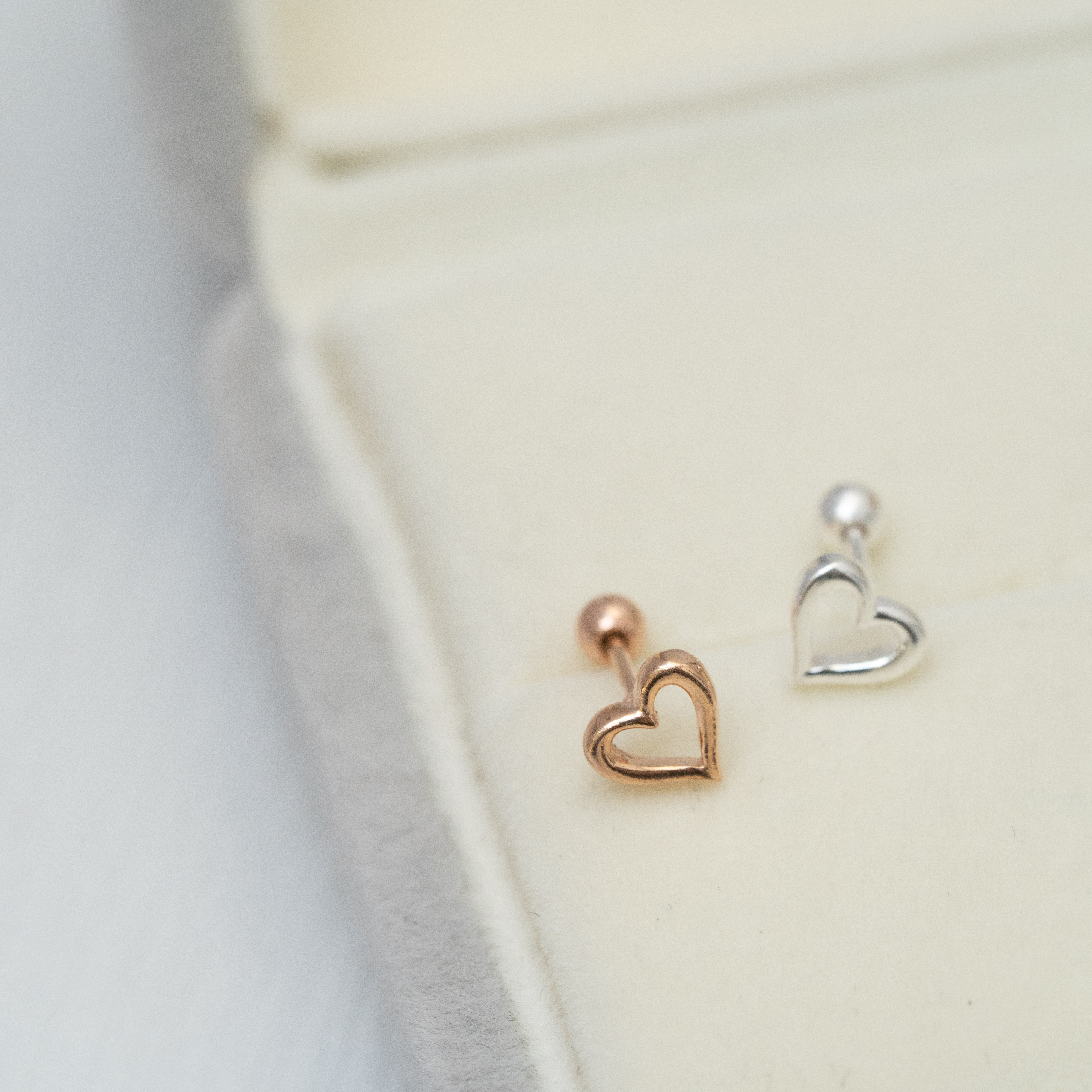 掏空愛心鎖珠耳環