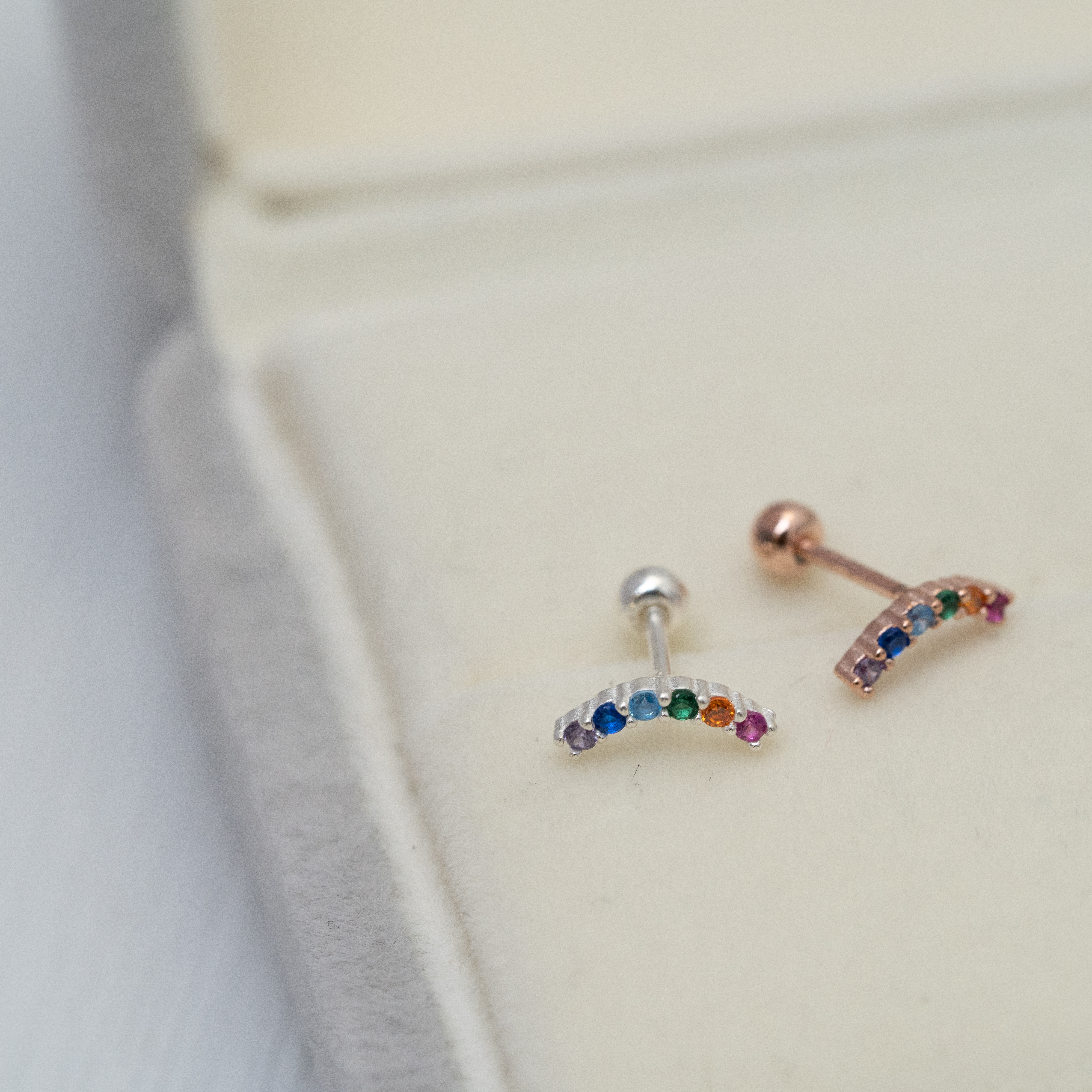 彩石微笑鎖珠耳環