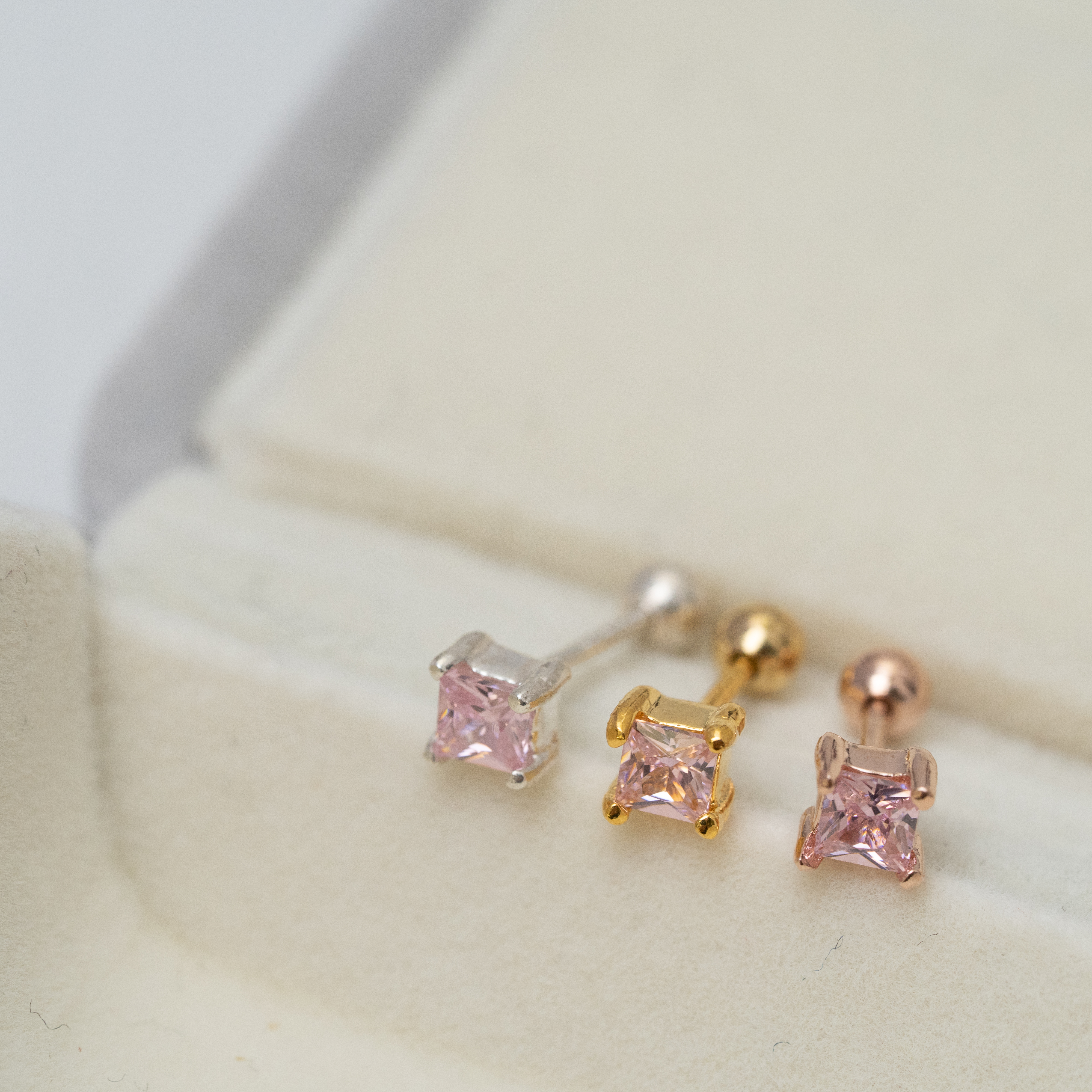 方型粉紅石鎖珠耳環