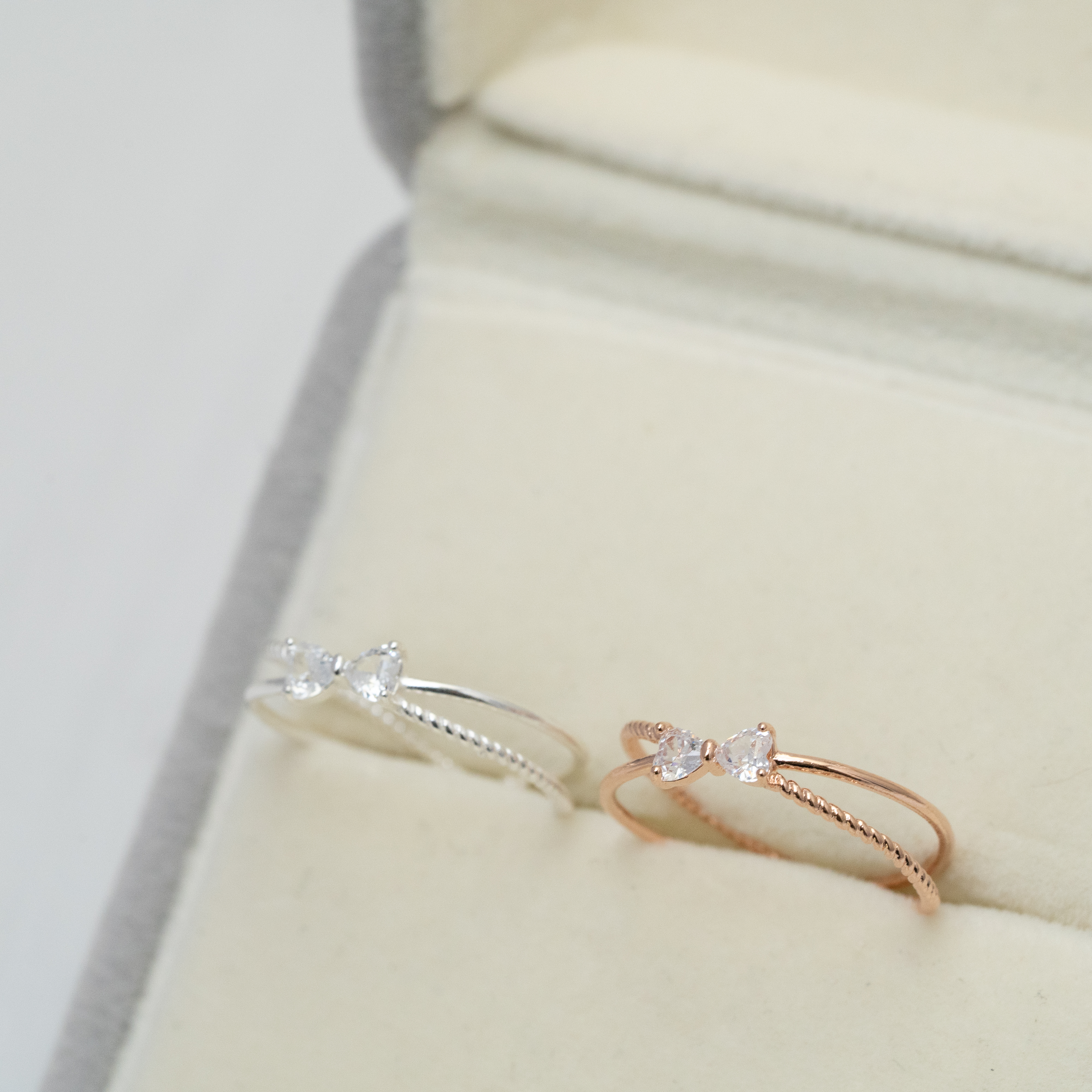 交叉型拼蝴蝶結水晶戒指 svr15