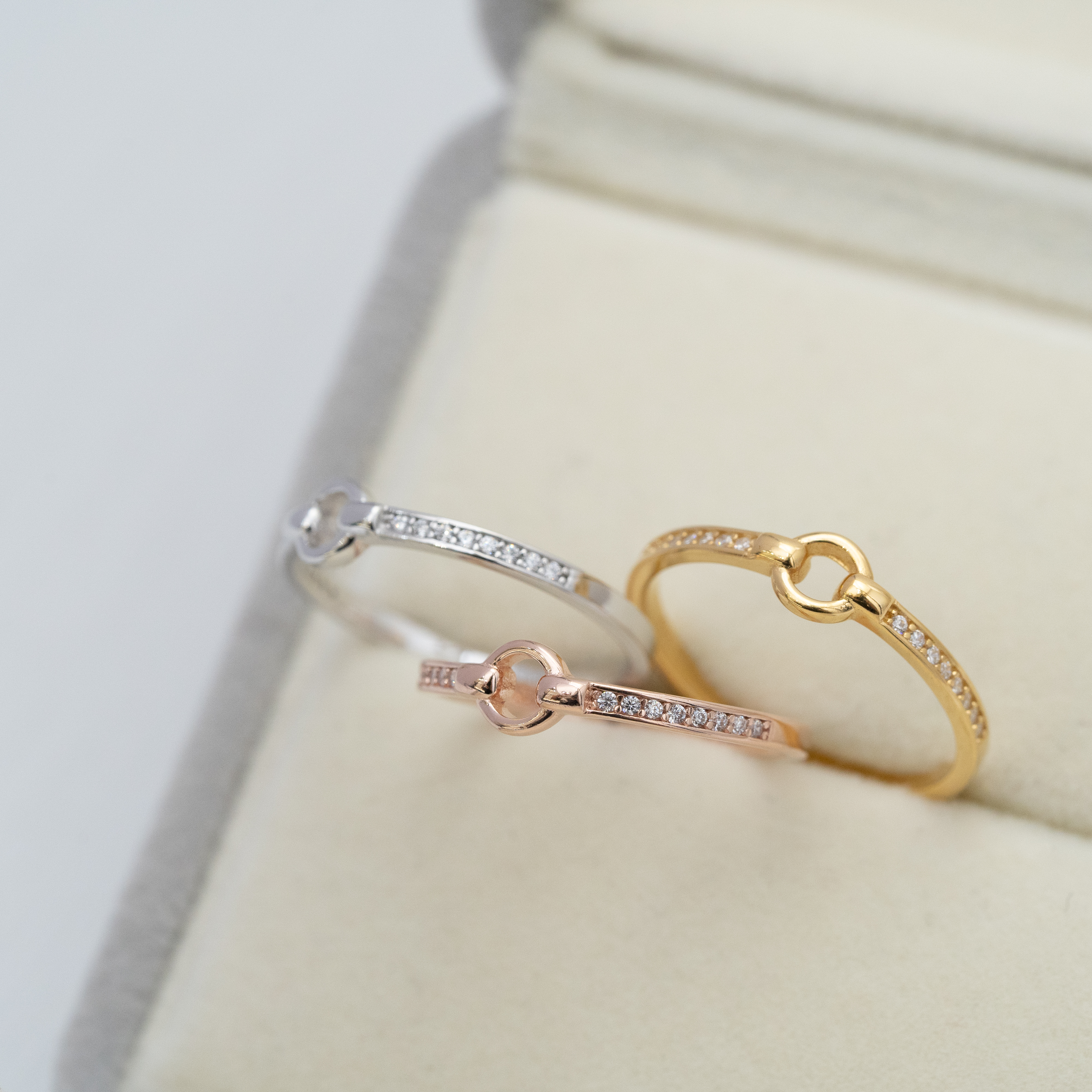 圓型扣半圈排石戒指 svr21