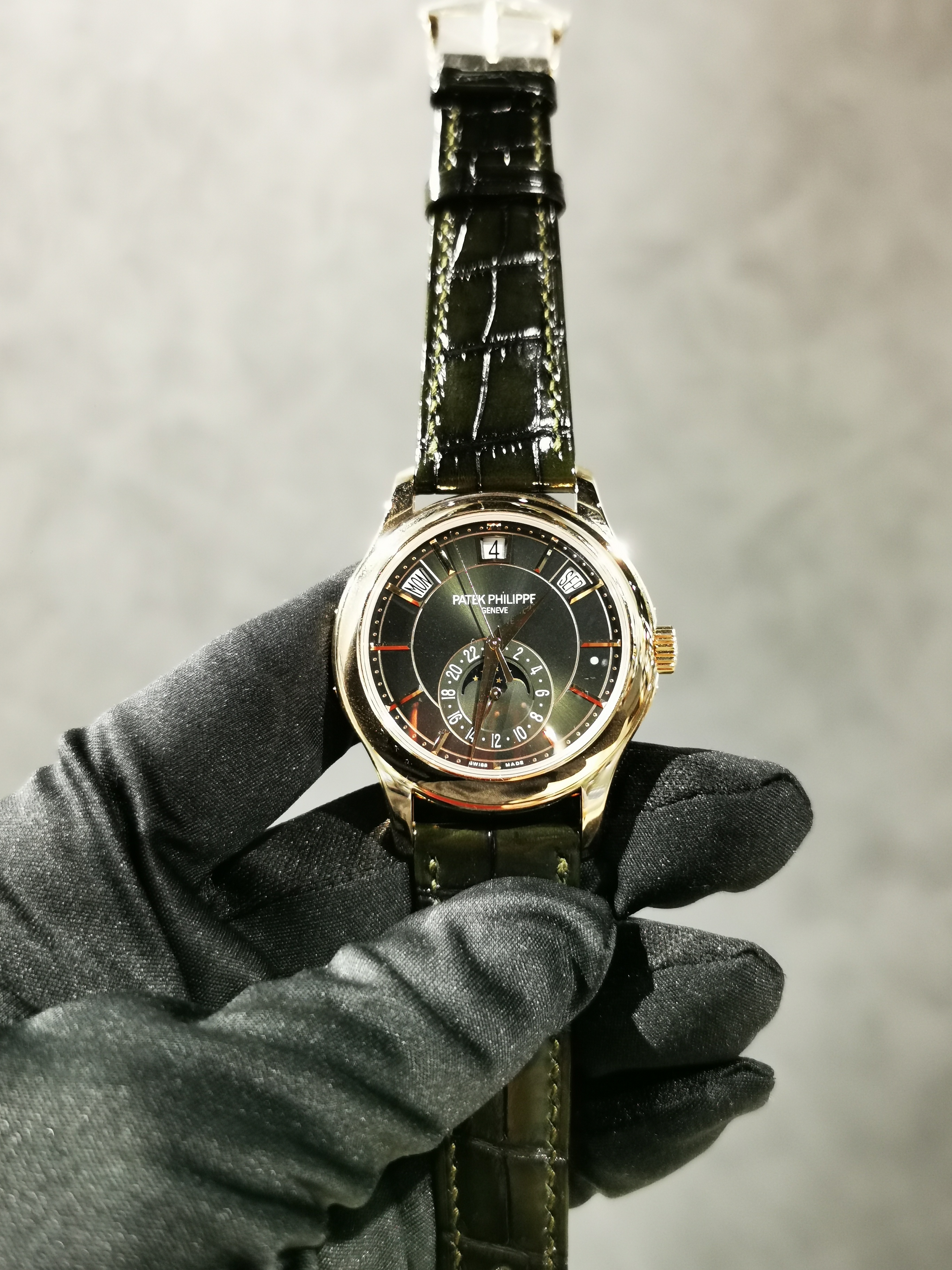BRAND NEW 5205R-011 5205R 5205 PATEK PHILIPPE GREEN DIAL ANNUAL CALENDAR MOON PHASES ROSE GOLD 40 MM