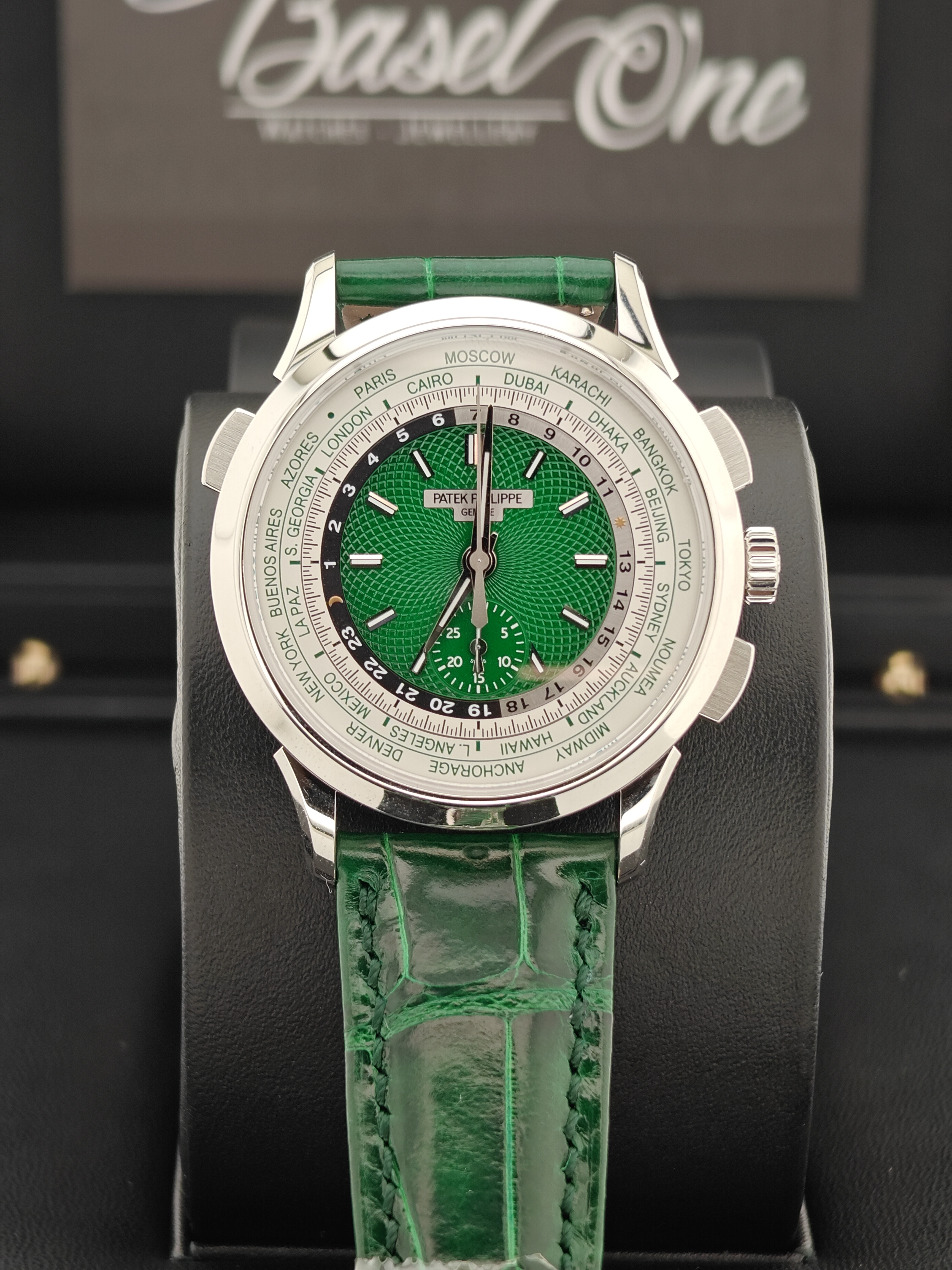 BRAND NEW 5930P 5930 PATEK PHILIPPE GREEN DIAL COMPLICATIONS  WORLD TIME FLYBACK CHRONOGRAPH WHITE GOLD 39 MM