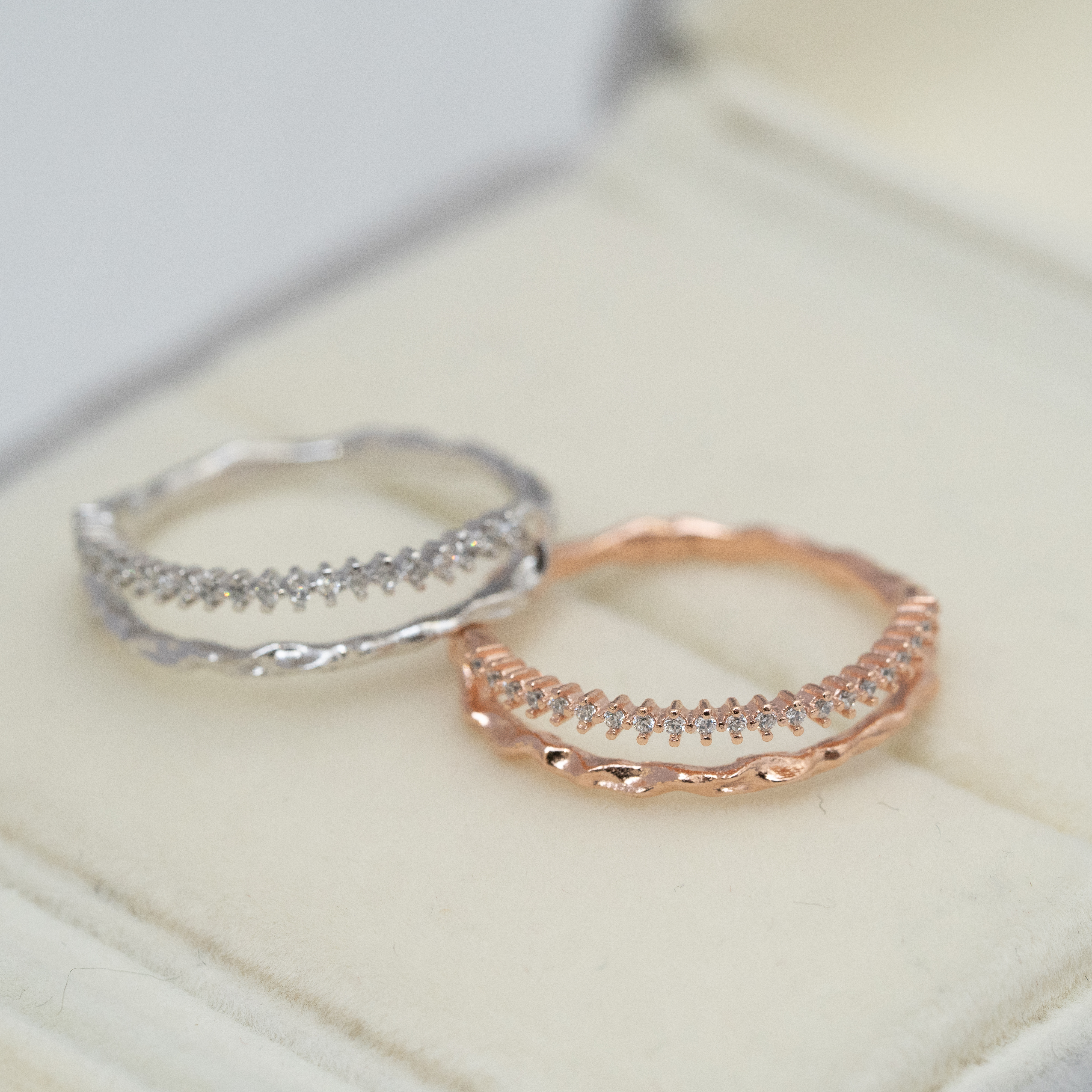 兩行凹凸紋拼排石戒指 svr36