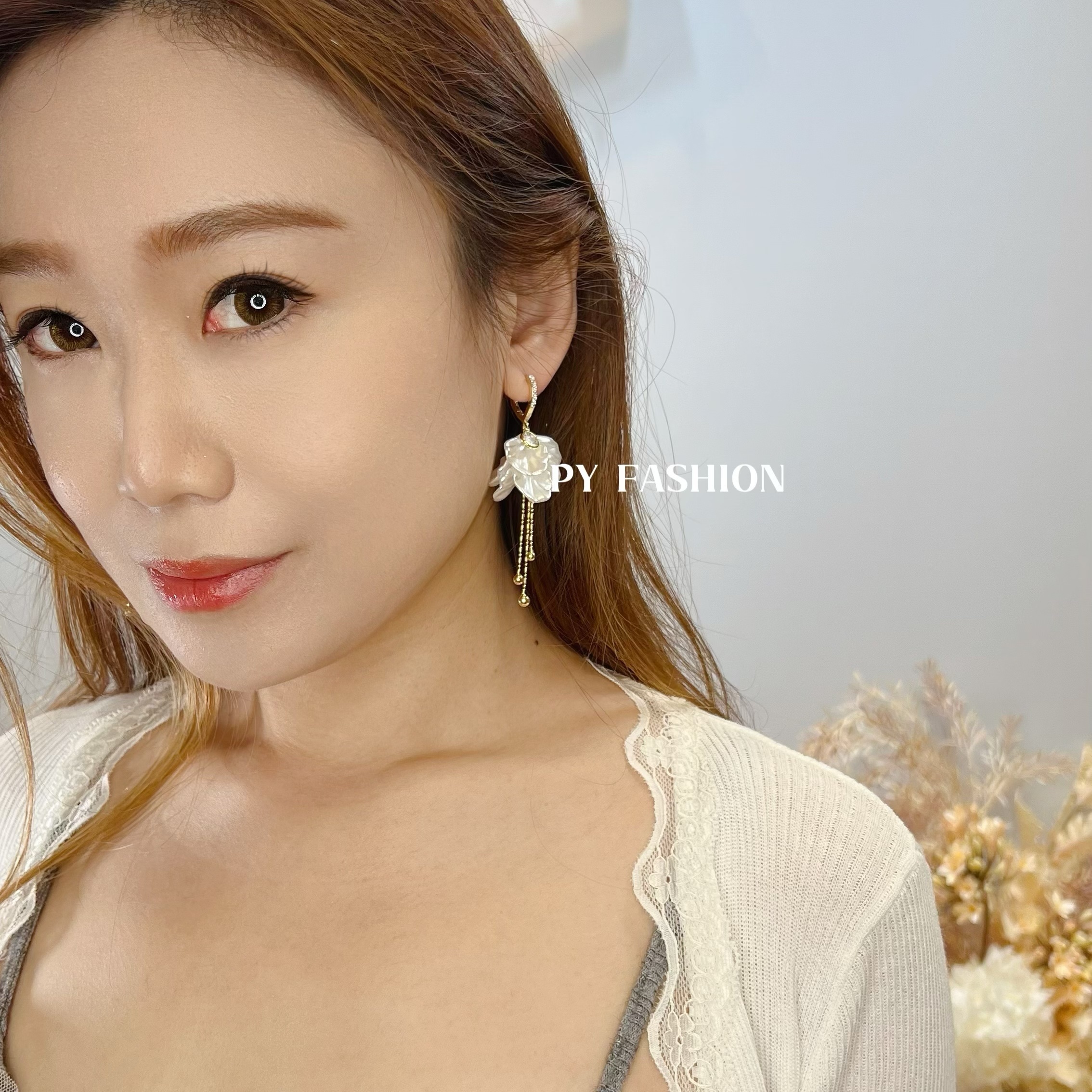 Py0205 BLING BLING FLOWER BALLET DANCER SMALL HOOP