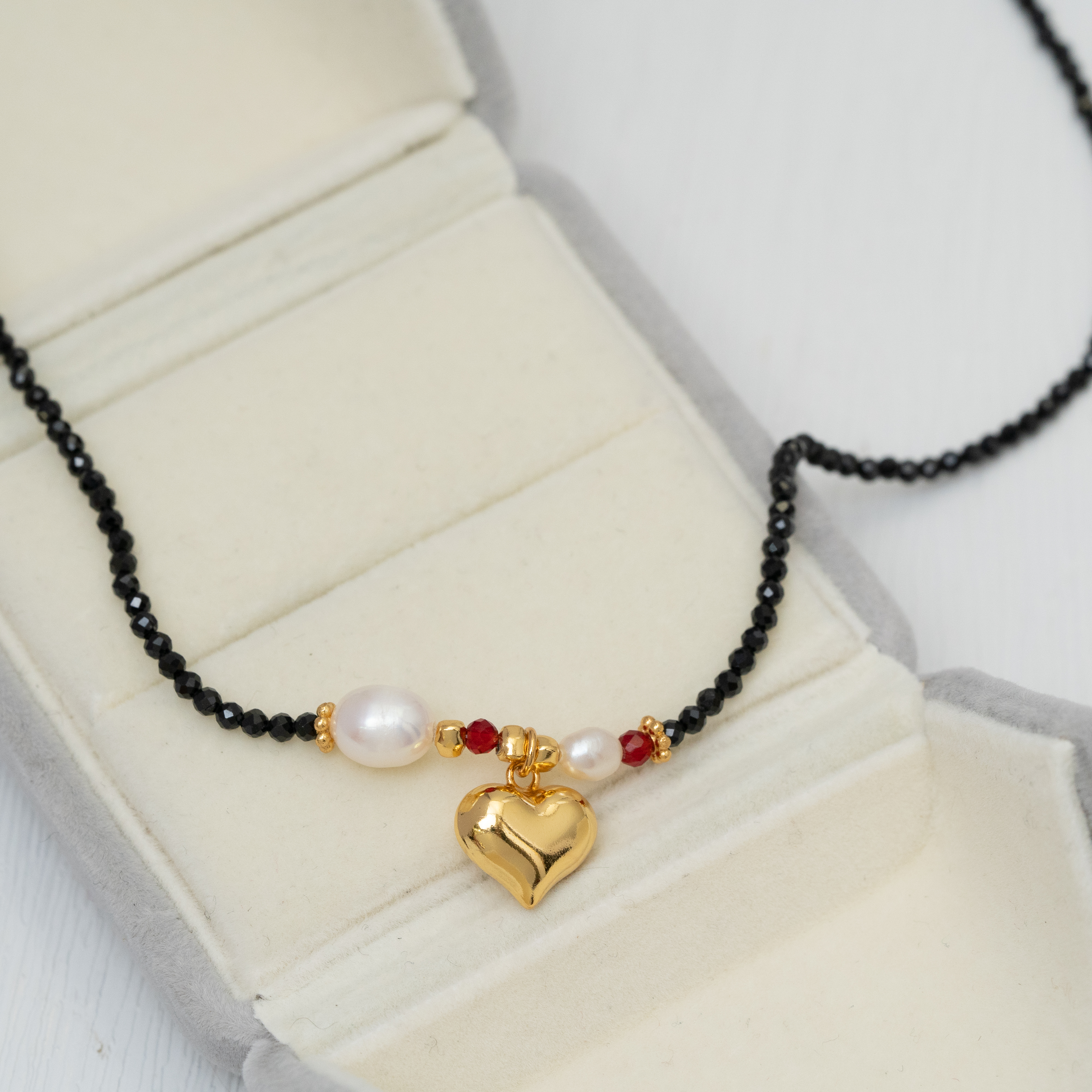 黑水晶愛心拼珍珠頸鏈 svn37