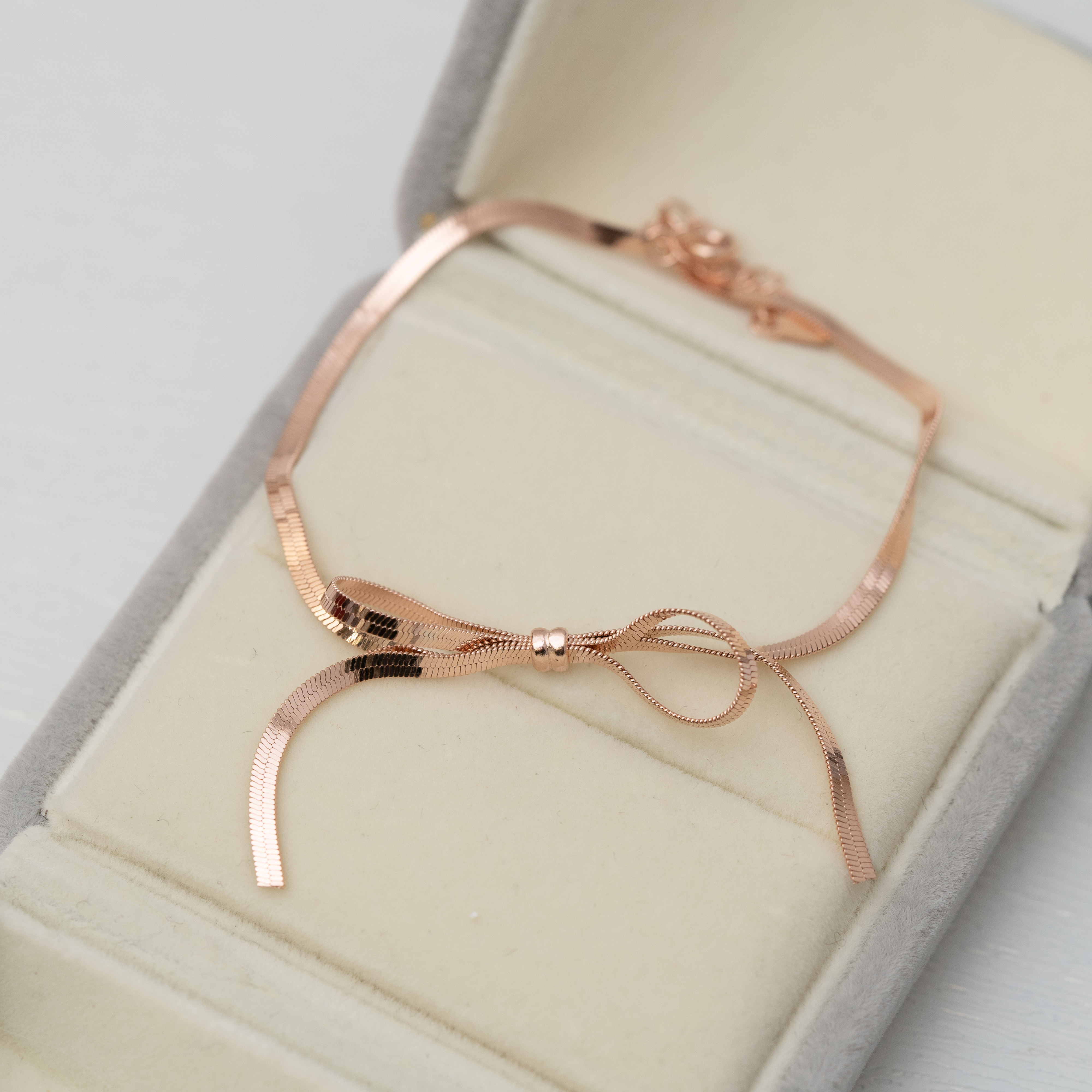 尾骨蝴蝶結手鏈