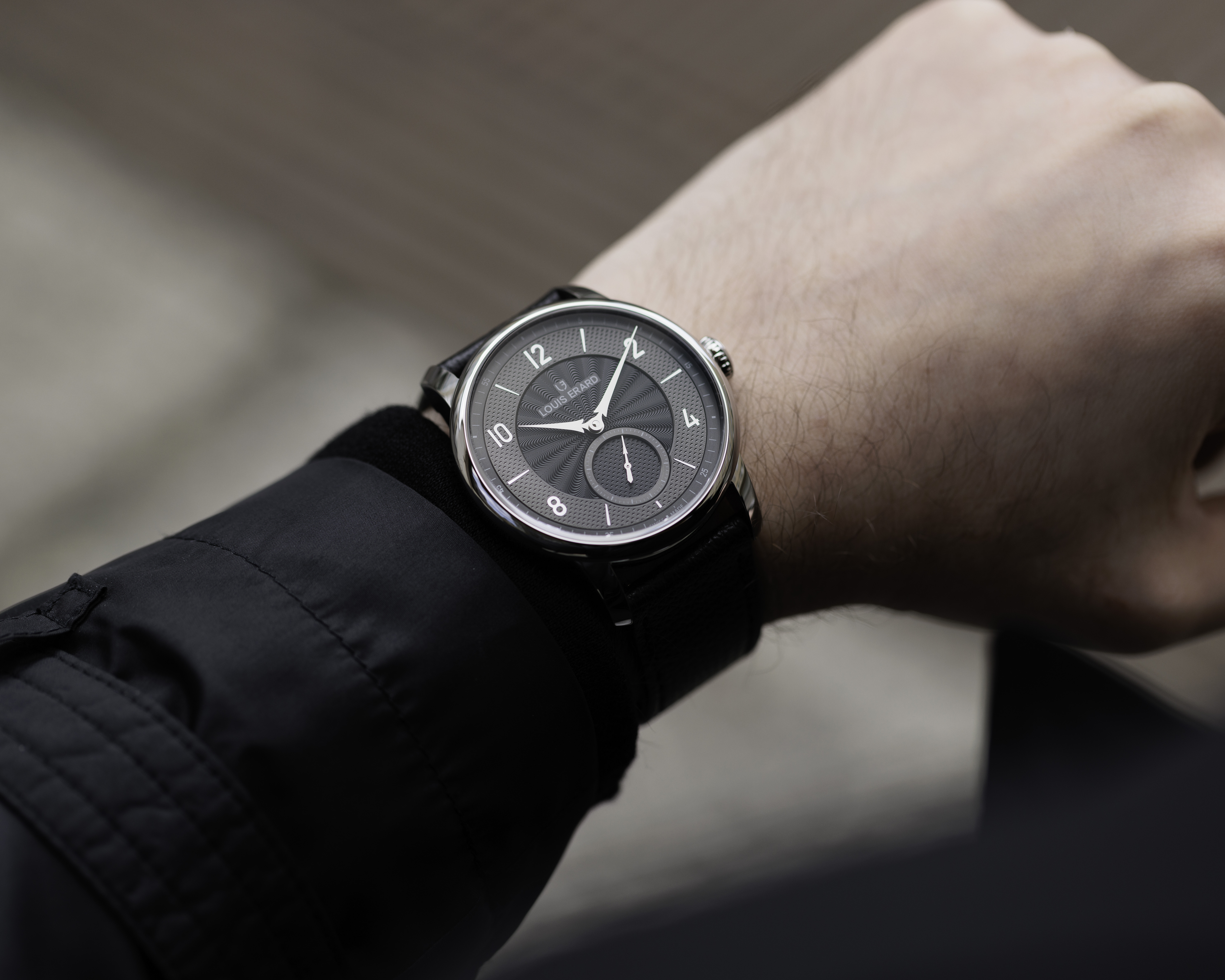 Louis Erard_藝術大師系列_Métiers d‘_Art_Excellence_Petite_Seconde_Guilloché_42mm_anthracite_black