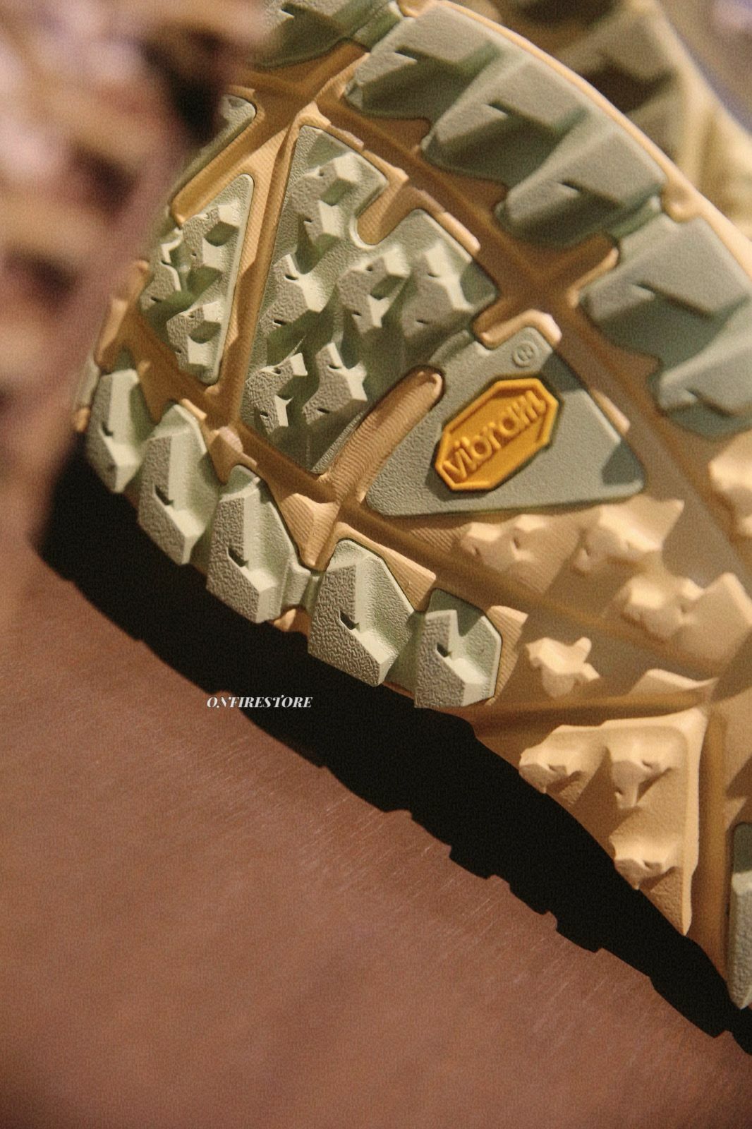 {現貨} HOKA ONE ONE KAHA LOW Gore-Tex Wheat/Mushroom