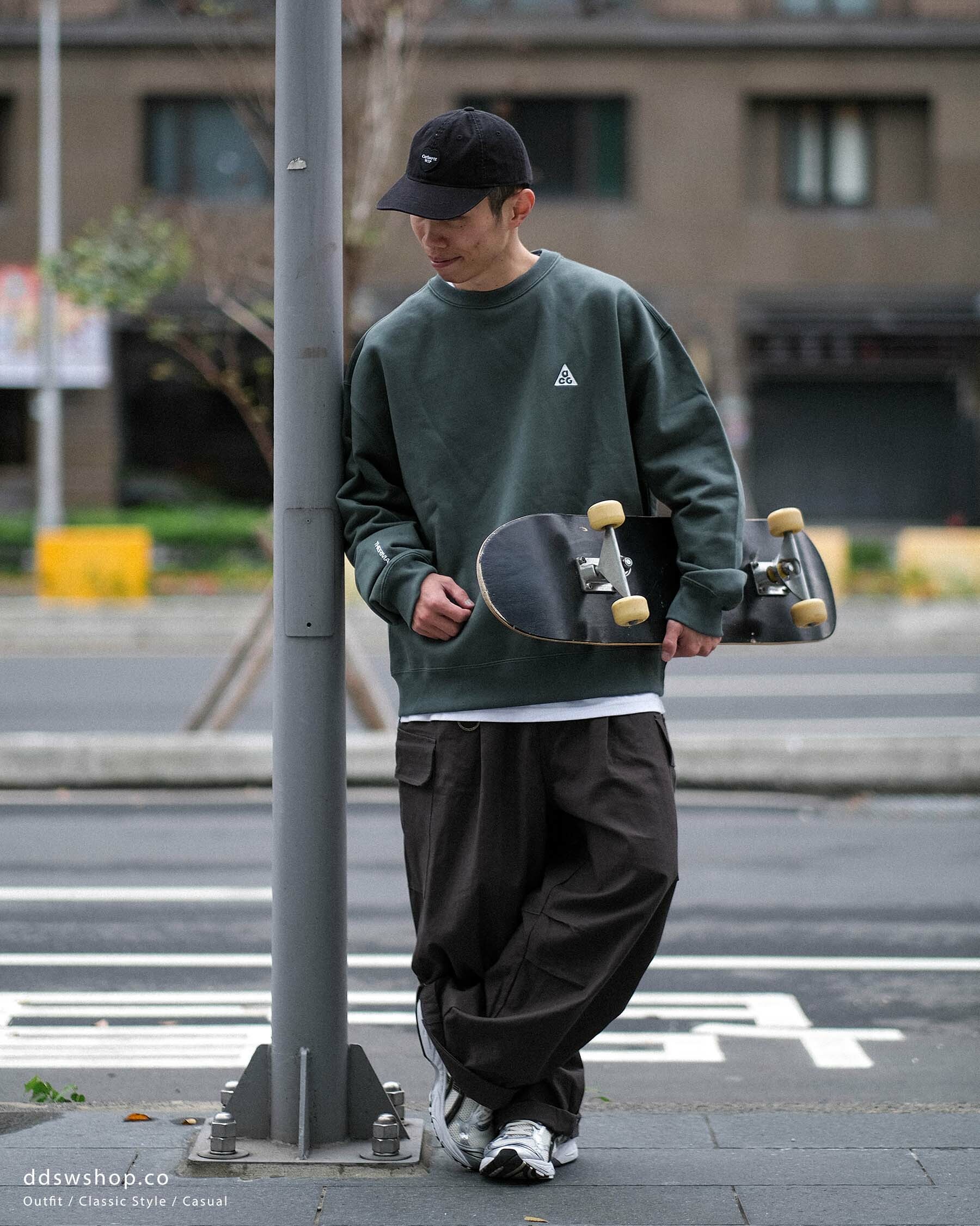 Nike ACG logo刺繡 內刷毛大學Tee 森林綠