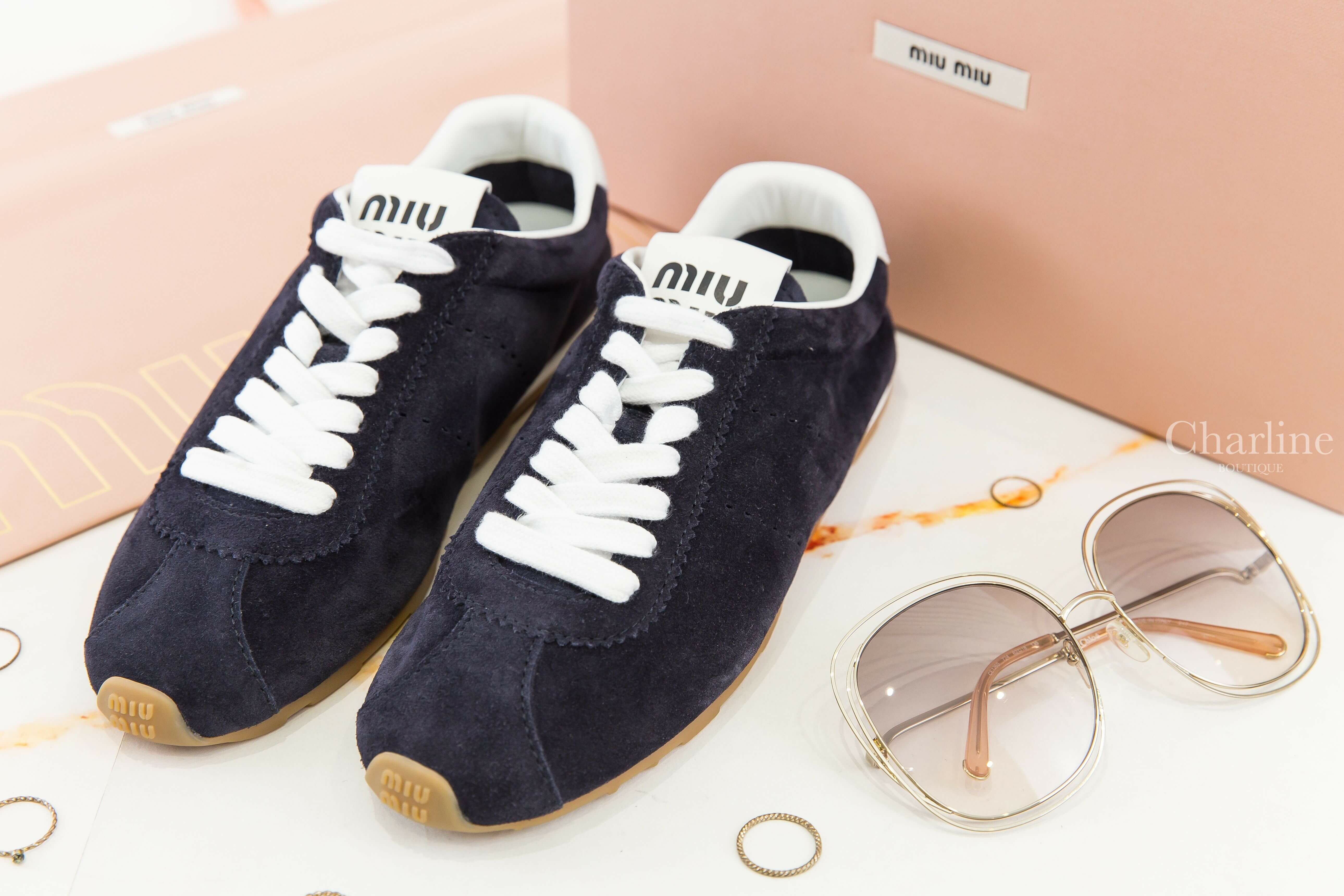 Miu Miu Suede Sneakers 海軍藍麂皮棕白色皮革飾邊黑字運動鞋-Charline Boutique 精品代購