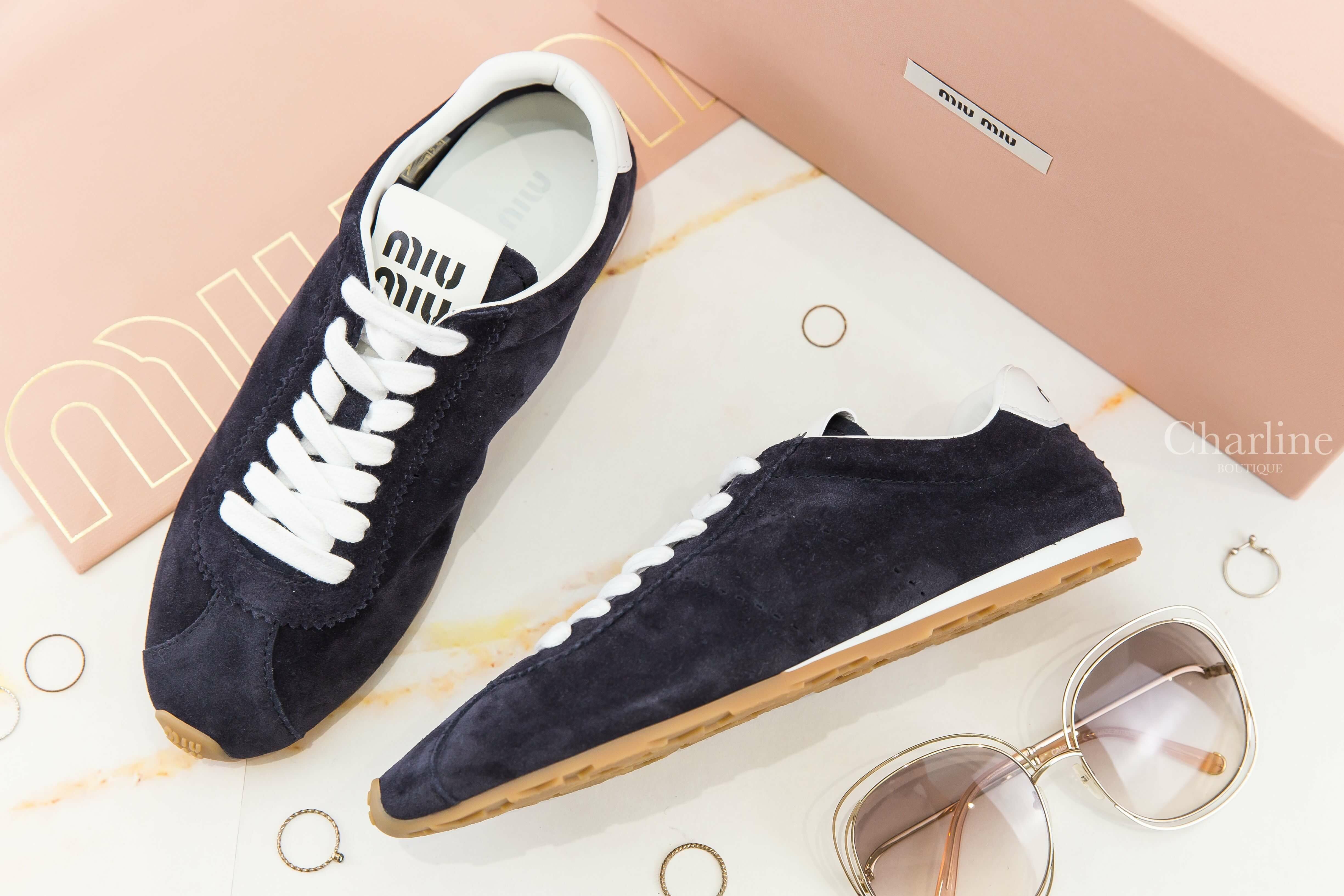 Miu Miu Suede Sneakers 海軍藍麂皮棕白色皮革飾邊黑字運動鞋-Charline Boutique 精品代購