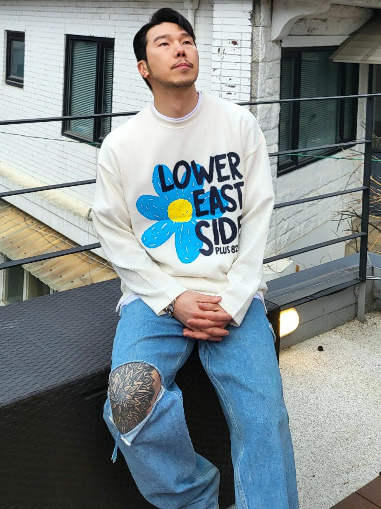 圓領英文字花花圖案針織衫 PLUS82HIYA-067T