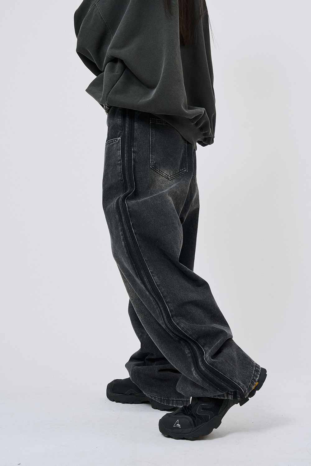 🇰🇷韓國 SIDE TRACK LINE 寬鬆 刷色 牛仔褲