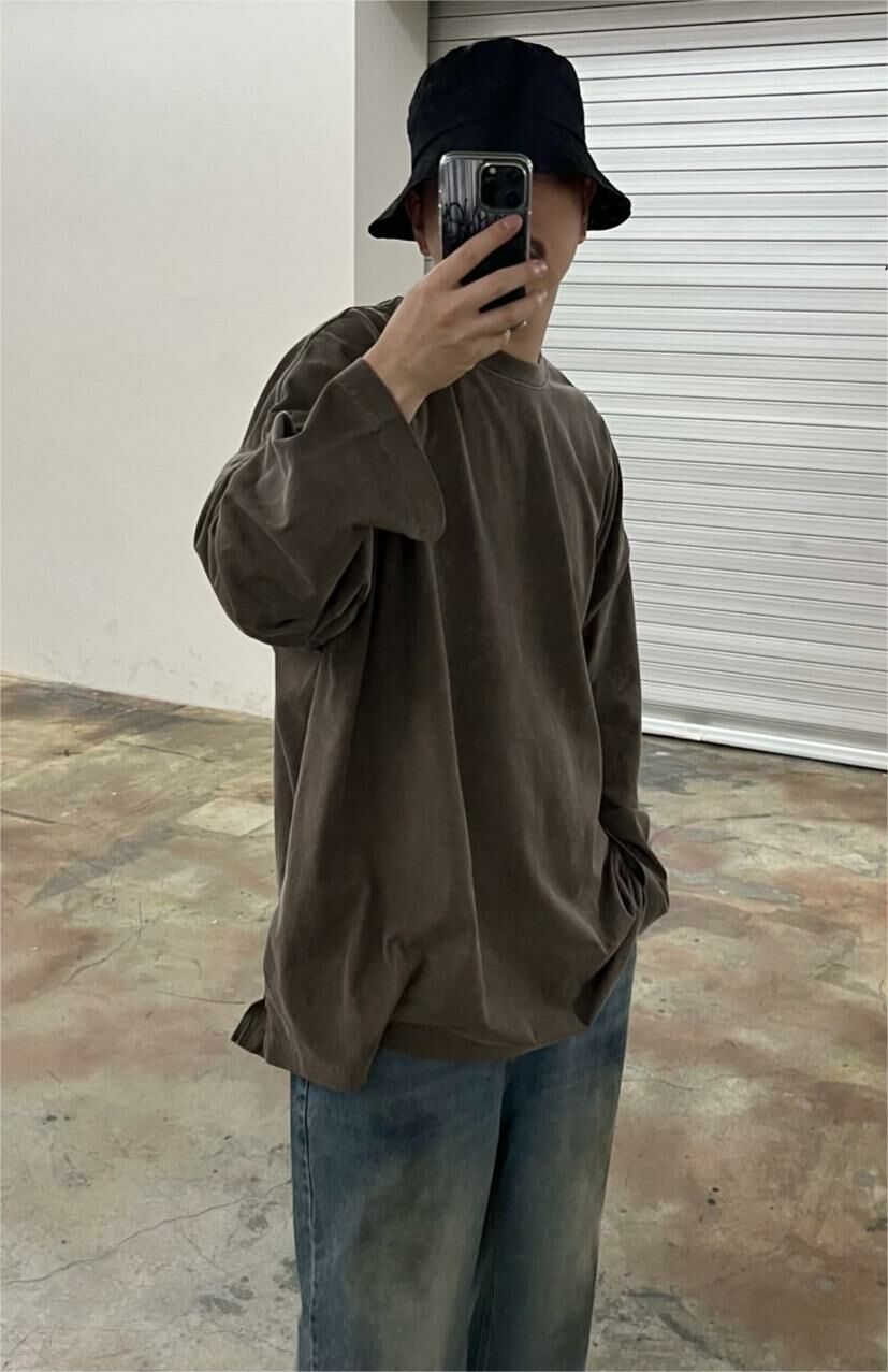 着色大男孩長袖T恤