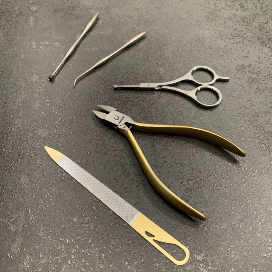 【限量｜鍍金限定款】MARUTO 便攜修甲修容工具五件組