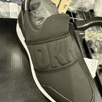 [S] DKNY KAMRYN SLIP ON WED,SAT NEO/CALF PU BLACK/DK GUN, K2371688-2FQ (SD871)
