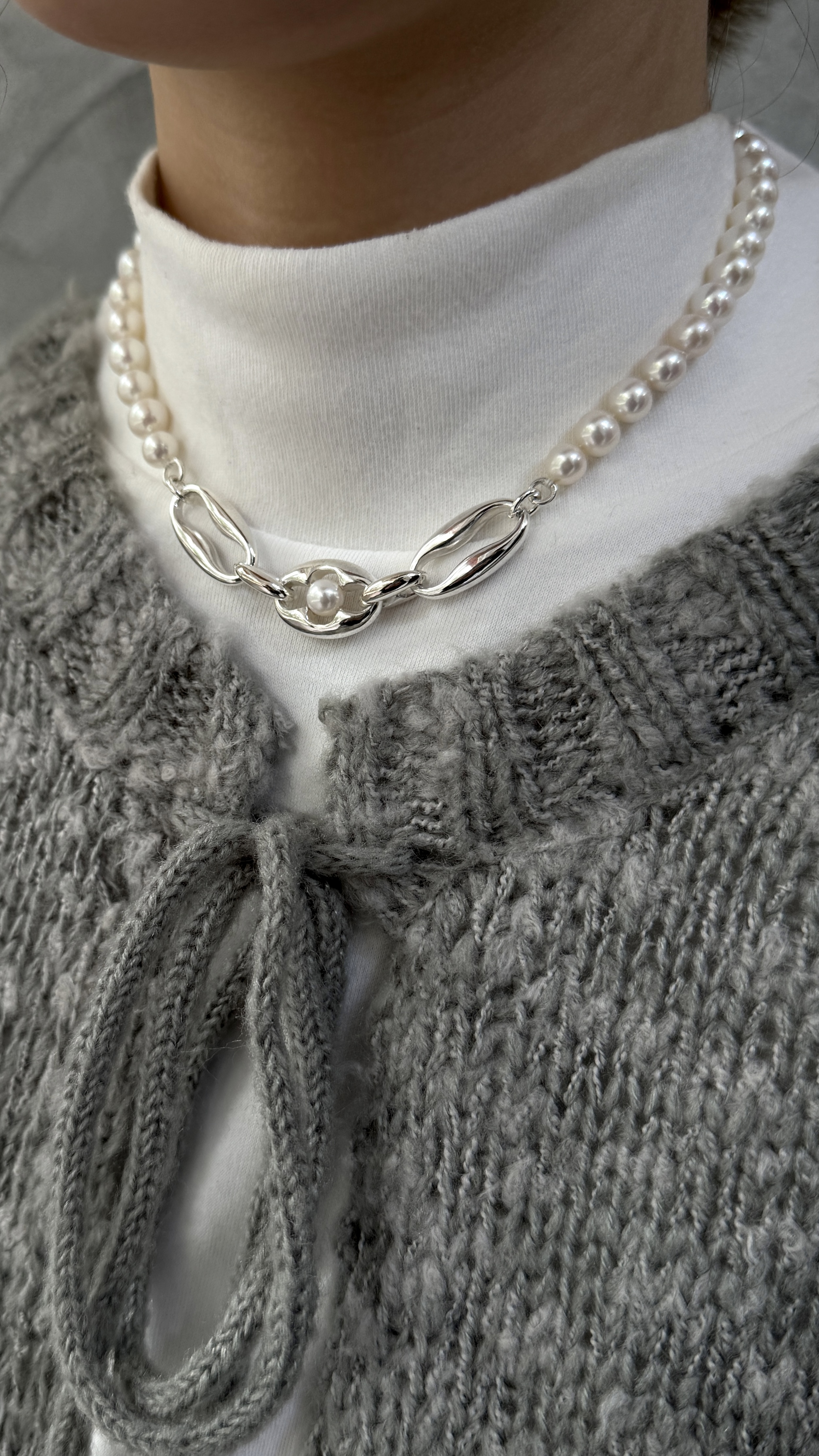 3 silver Pearl Necklace (Pearl on middle) with 10cm adjust