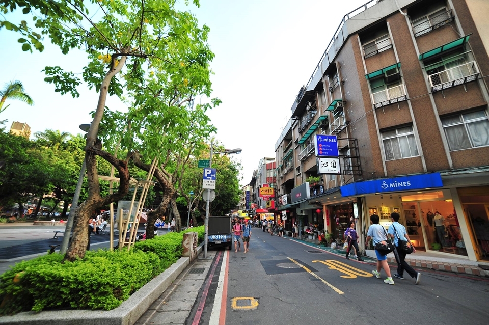永康街被英國雜誌 Time Out 評選為全球排名第 4，亞洲第 1的全球最酷街道。
