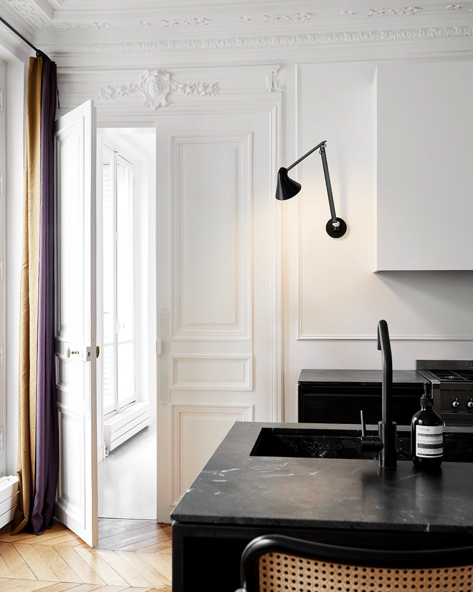 NJP Wall Box Long Arm 長臂壁燈