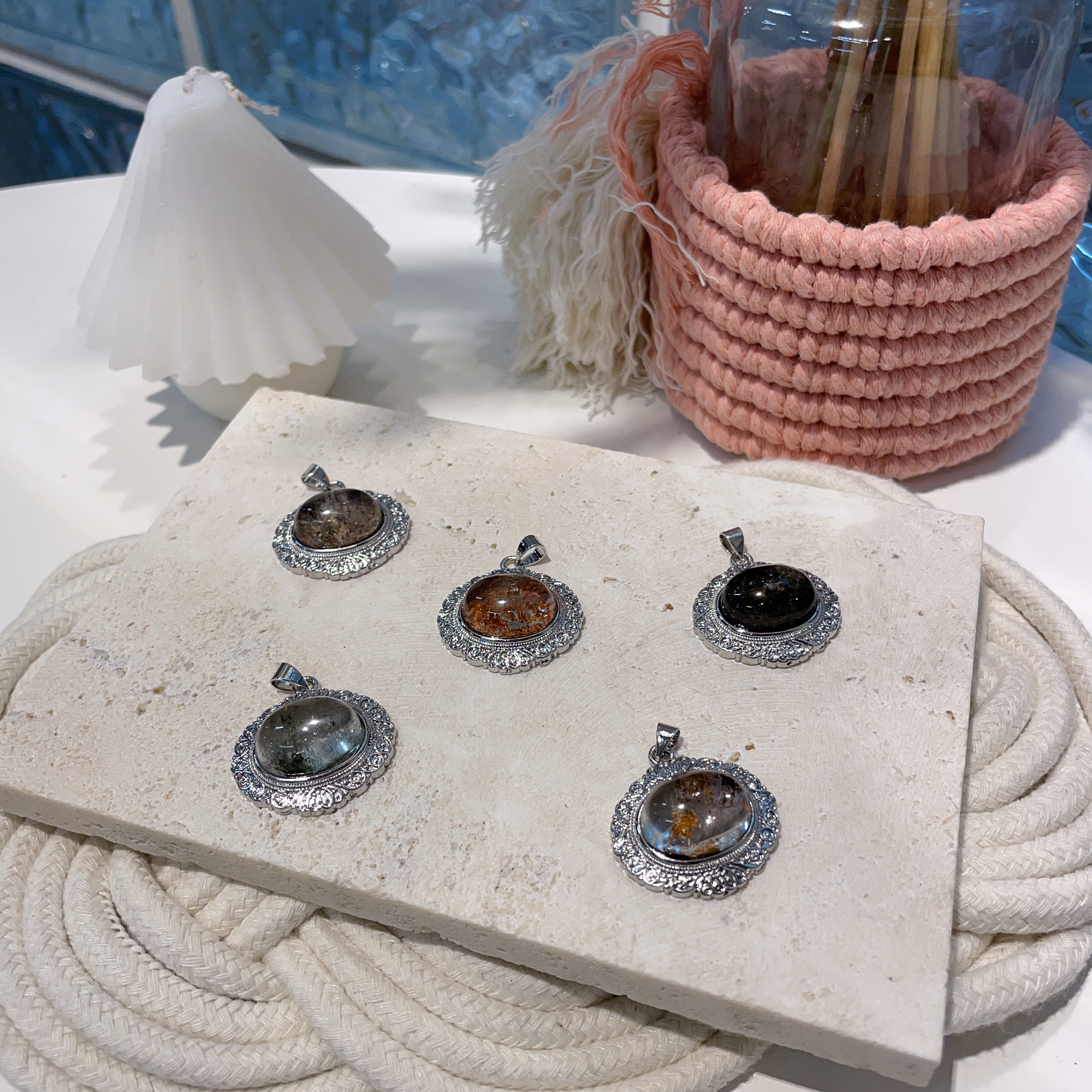 大蛋面四季幽靈橫吊墜