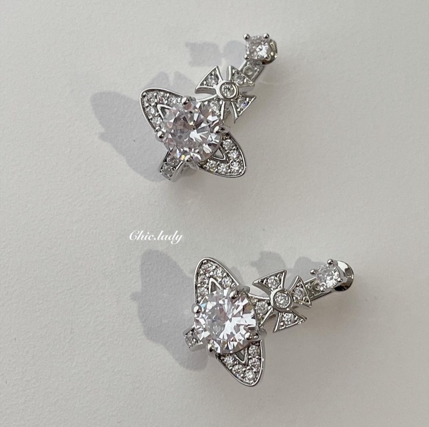 Earrings | 兩戴白鑽土星