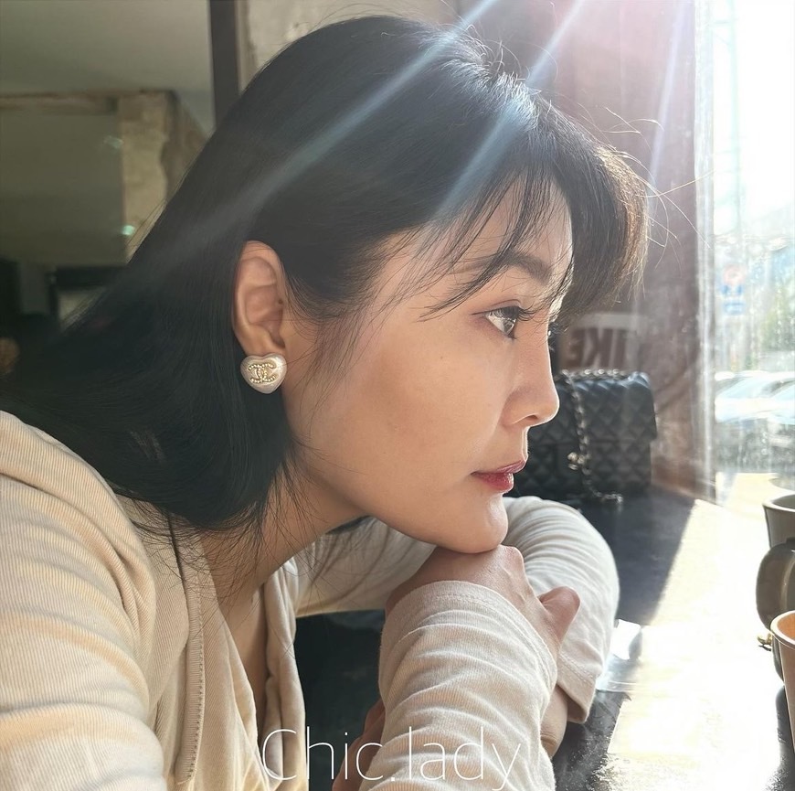 Earrings | 珍珠愛心復古雙C耳環