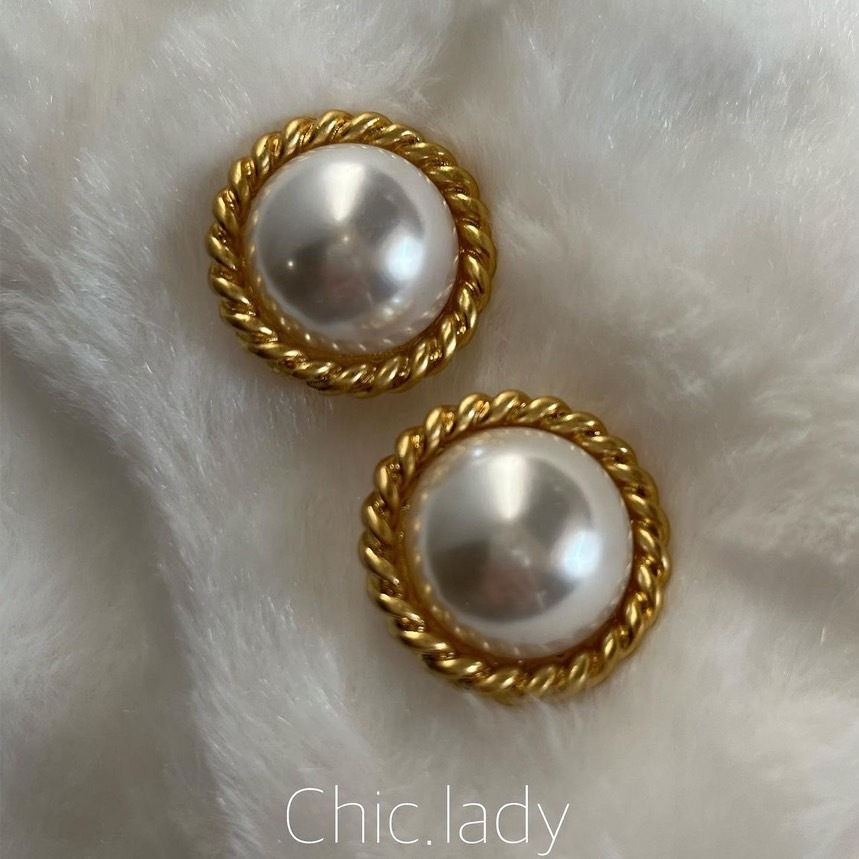 Earrings | 麻花圈大珍珠
