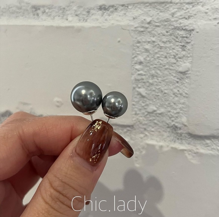 Earrings | 時髦灰珍珠