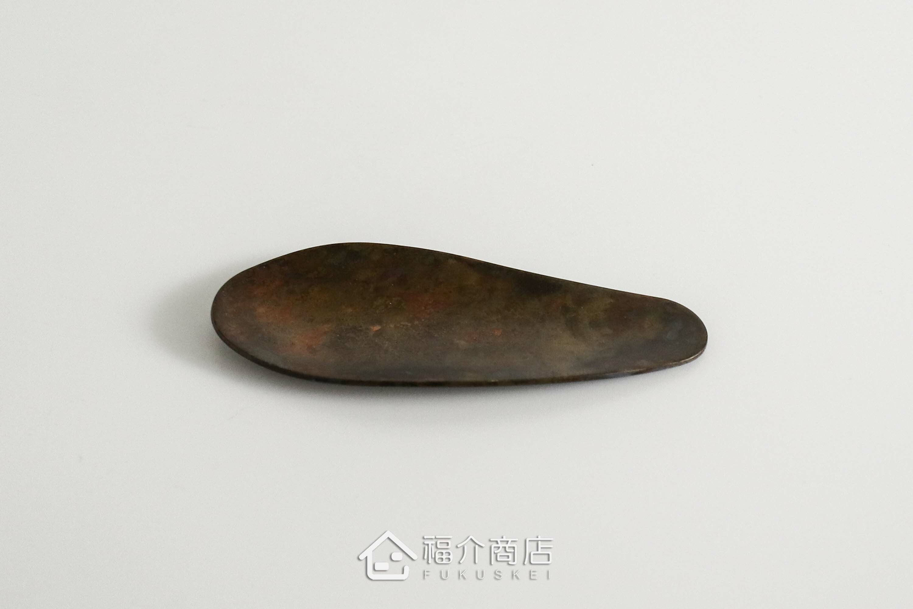 用於把茶罐中的茶葉量取出來的銅製茶則