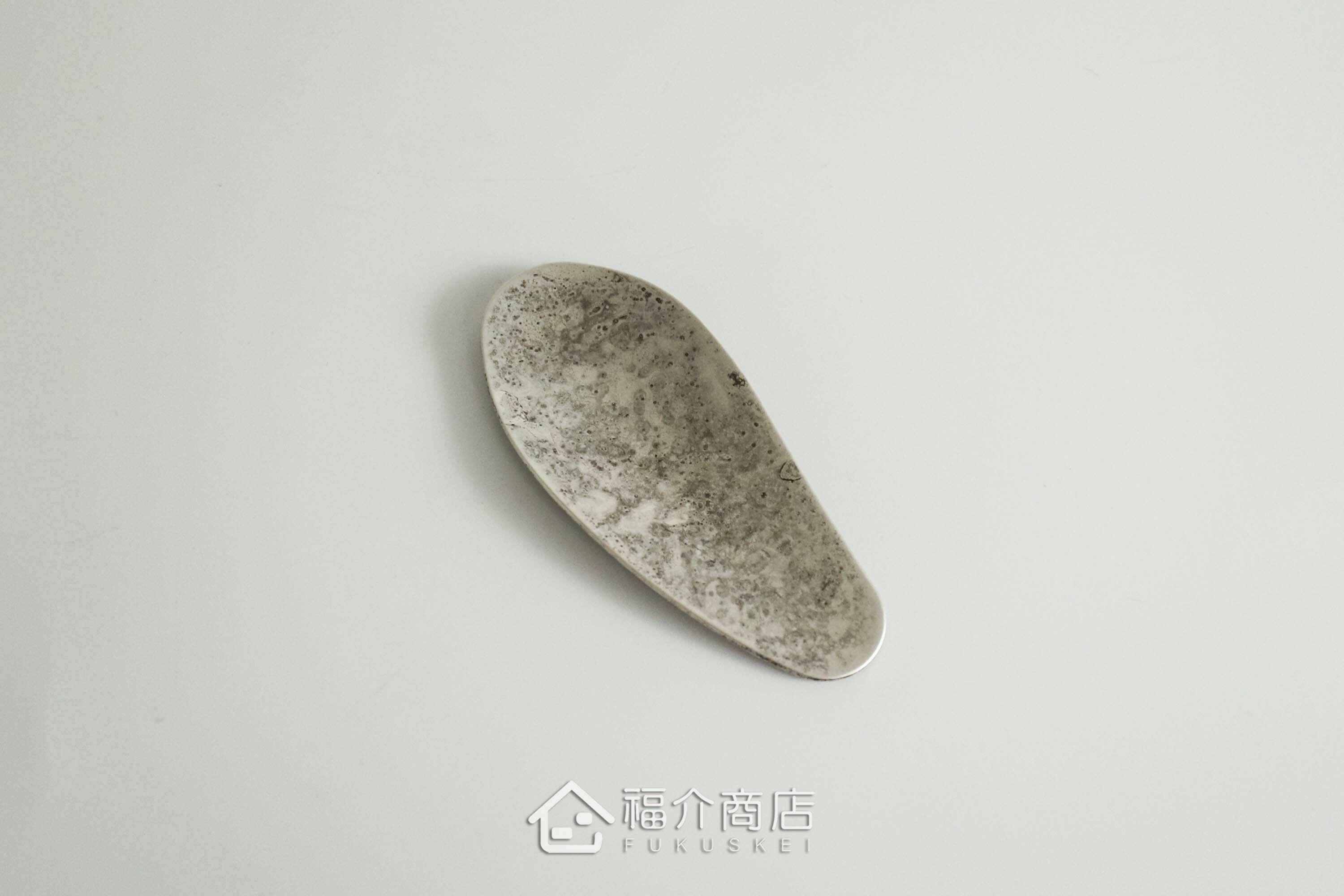 用於把茶罐中的茶葉量取出來的銅製茶則