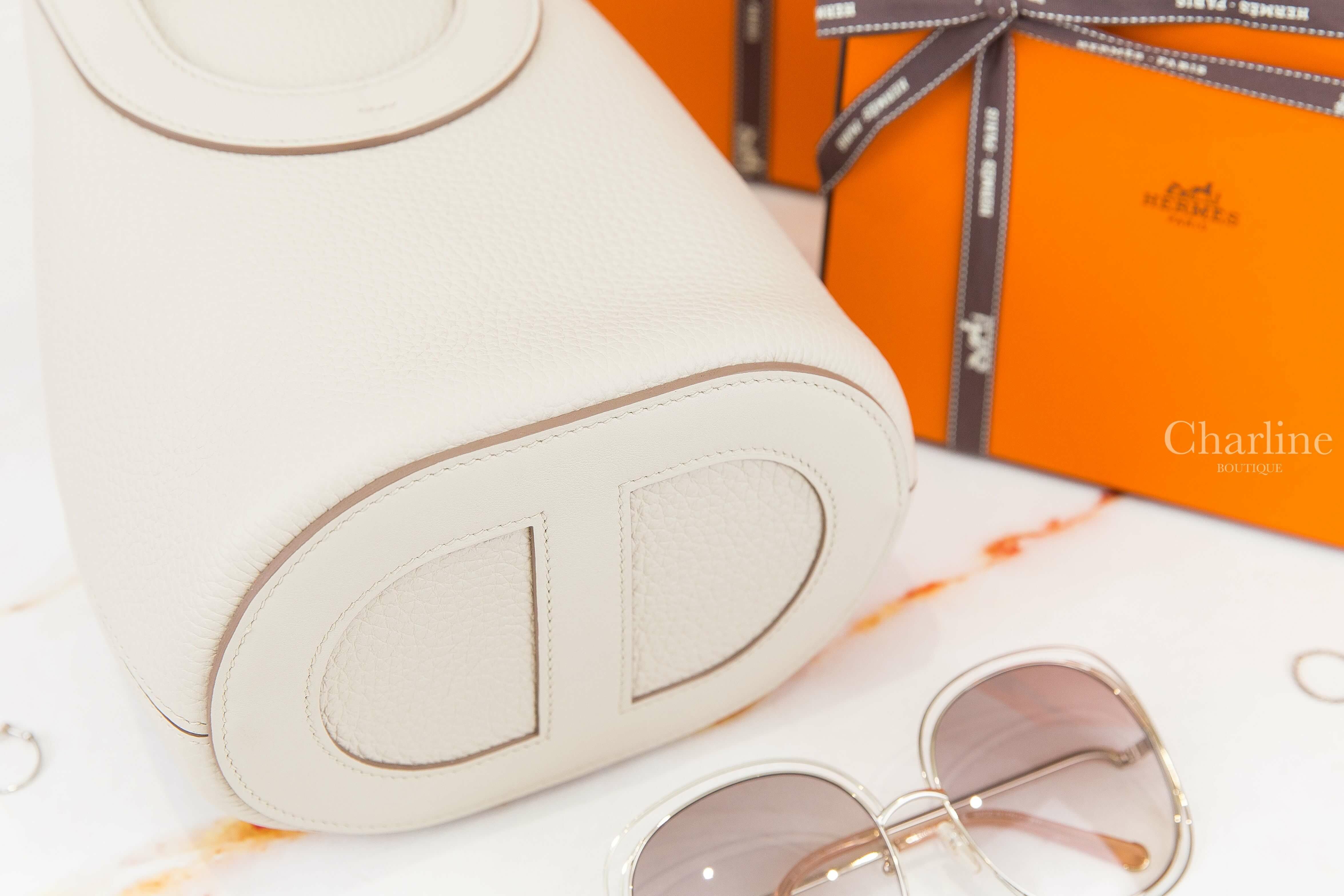 Hermès In The Loop 18cm 8L Beton Taurillon Clemence B刻冰川灰金釦小型提把水桶包-Charline Boutique 精品代購