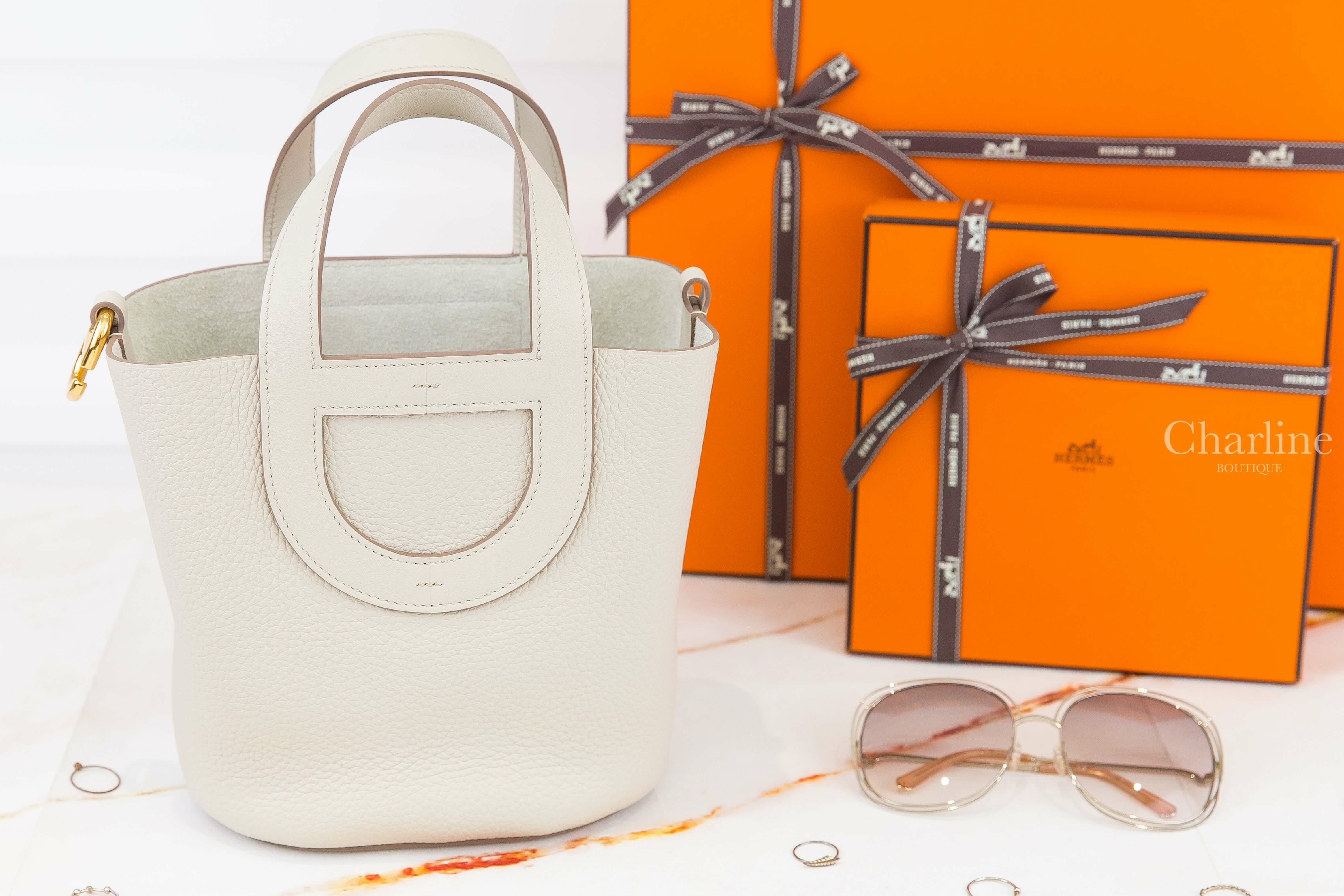 Hermès In The Loop 18cm 8L Beton Taurillon Clemence B刻冰川灰金釦小型提把水桶包-Charline Boutique 精品代購