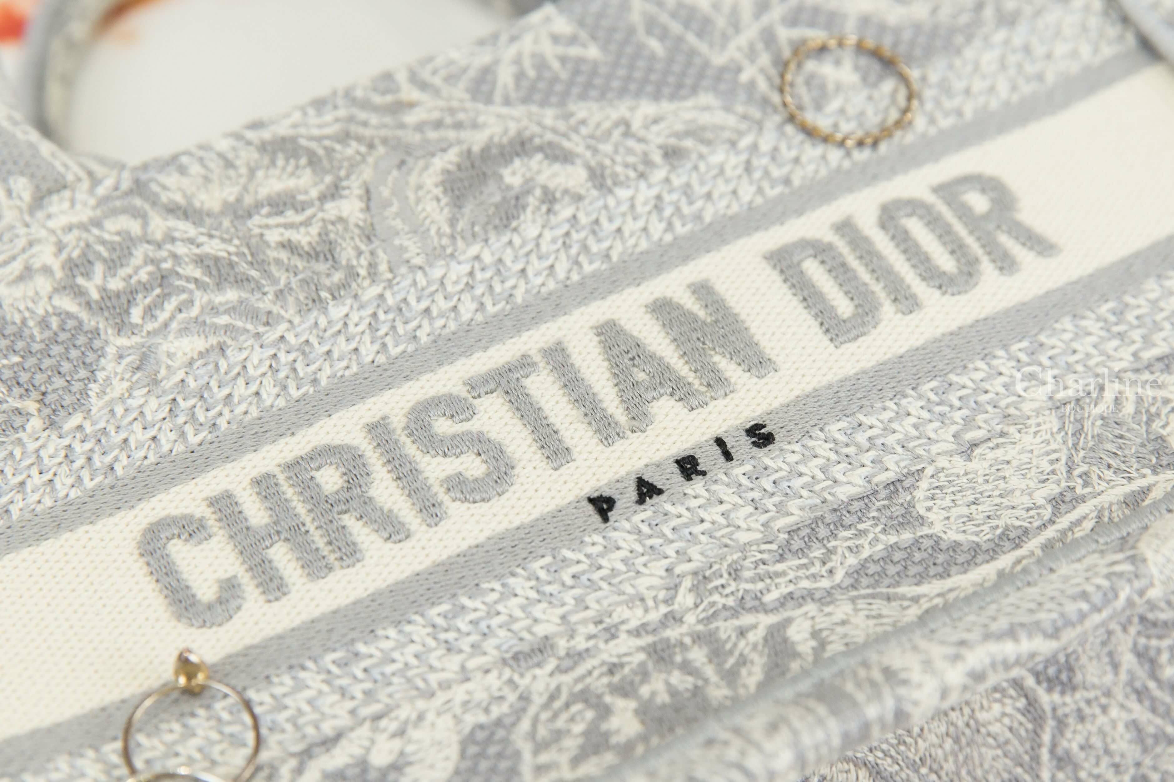 Dior Mini Dior Book Tote With Strap 灰色水墨畫圖騰刺繡迷你肩背帆布提把托特包