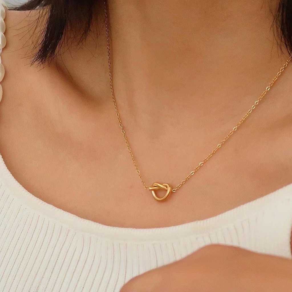 gold金扭結心 鈦鋼細項鍊