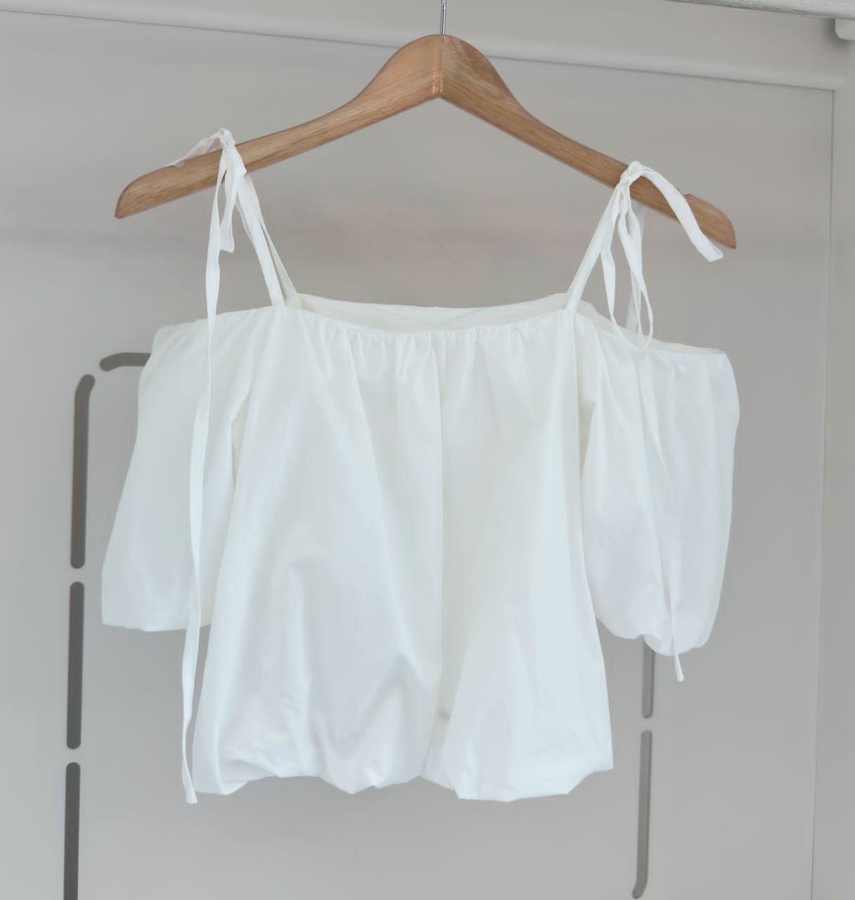 SOLID OFF SHOULDER CROP TOP