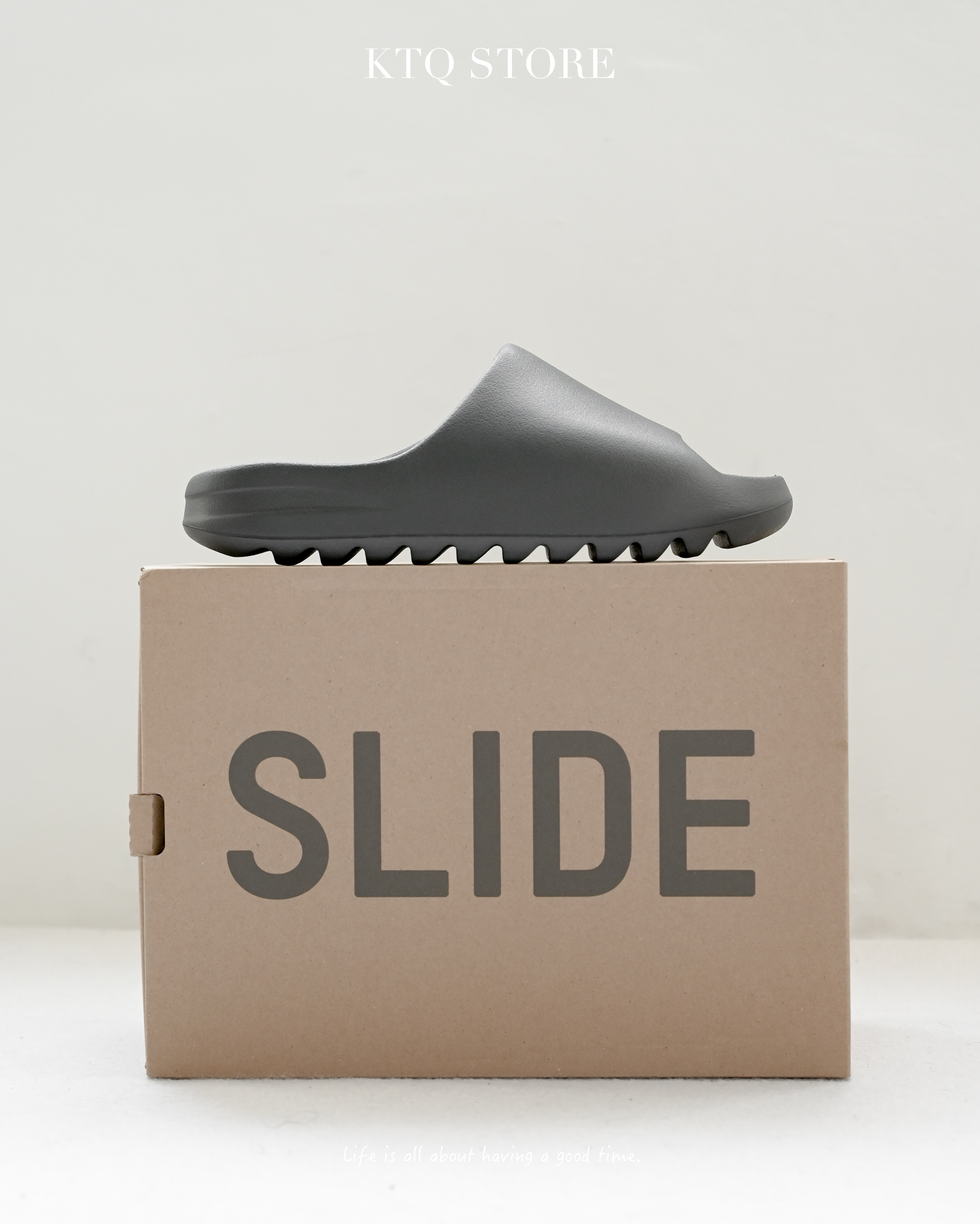 KTQ STORE ‧ Adidas Yeezy Slide "Onyx" 黑 拖鞋 HQ6448