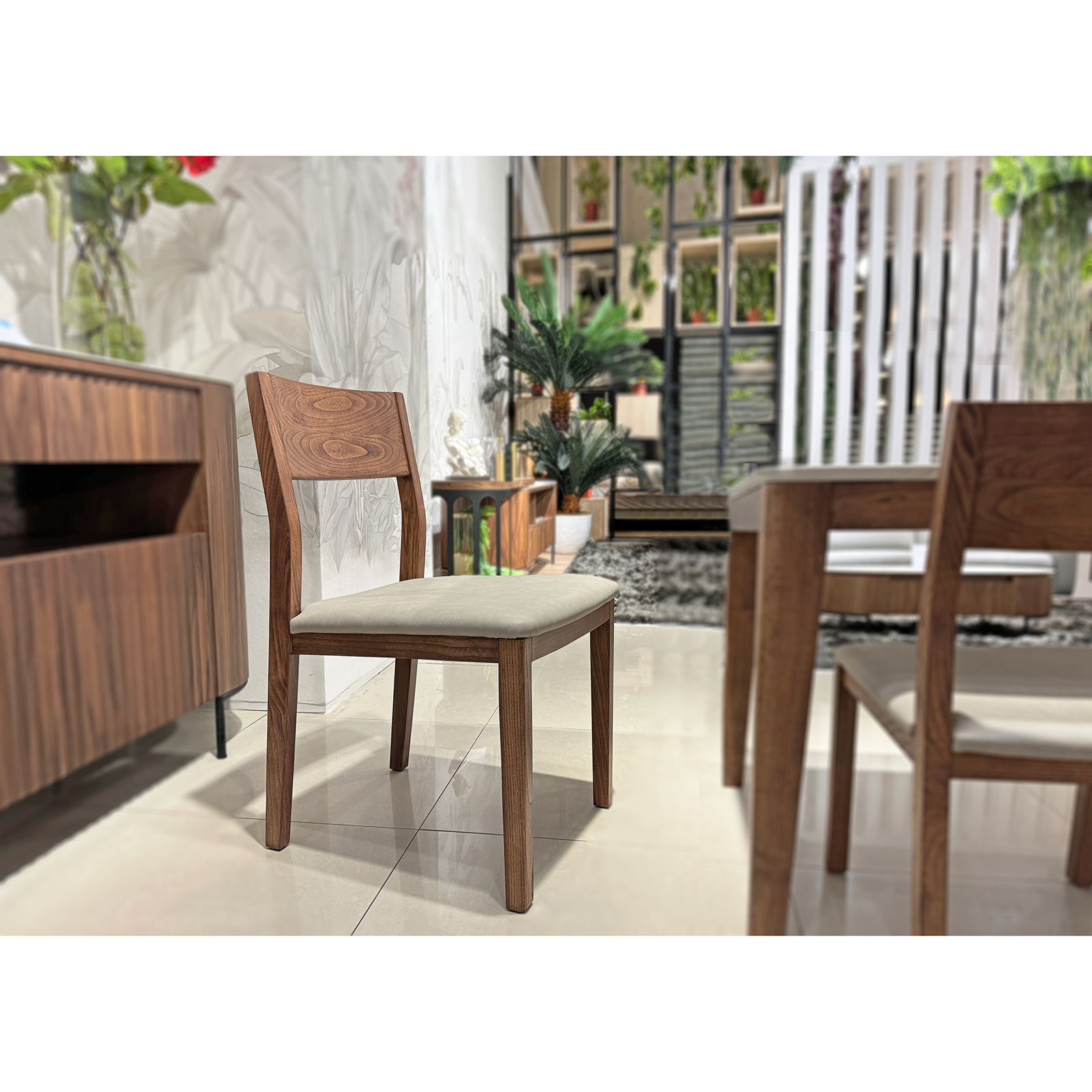 Square 美胡色宋溪木/耐磨科技皮餐椅-白灰色坐墊〔CH282〕