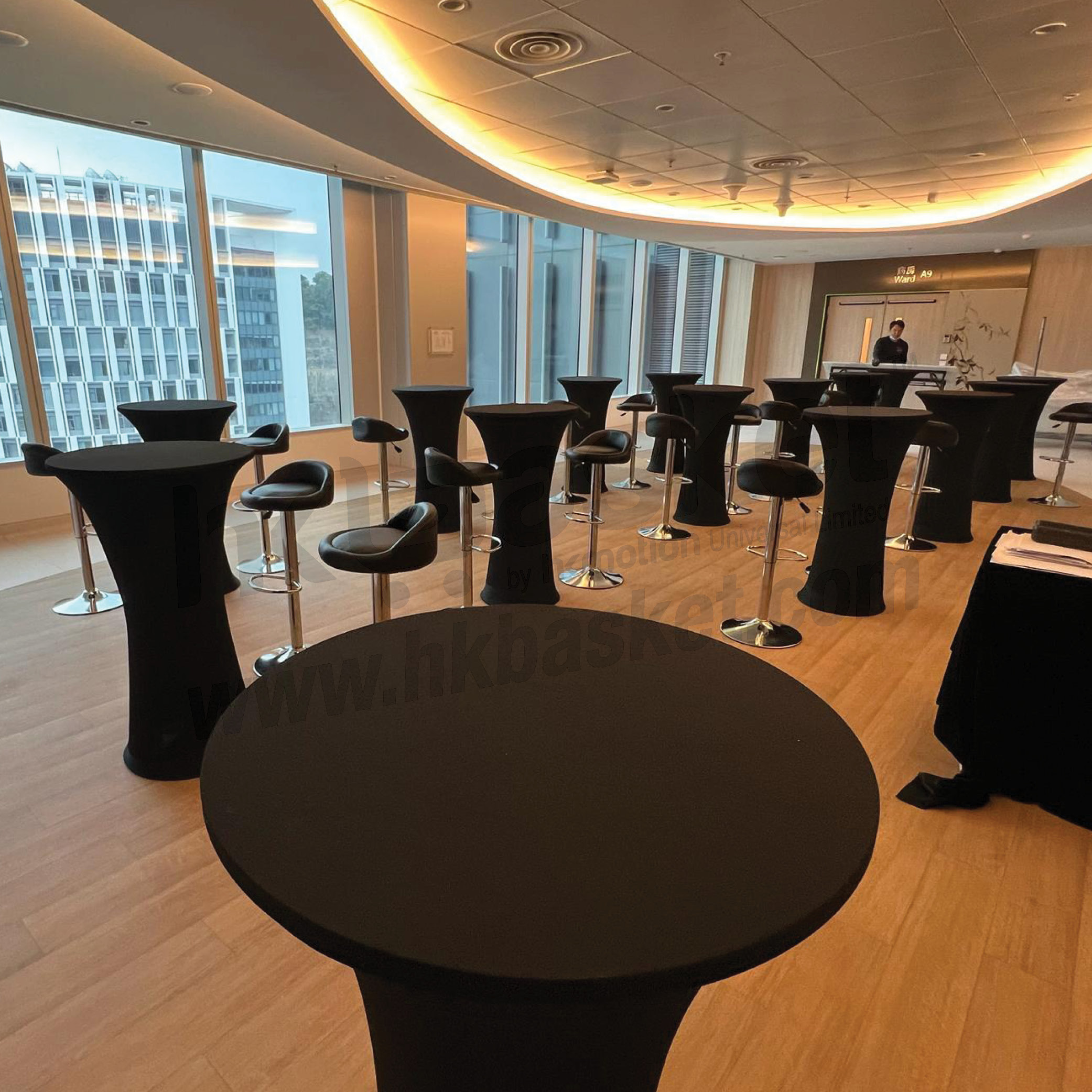 [Rental] HKshows White Circle Table with red stretch tablecloth - SRT102R