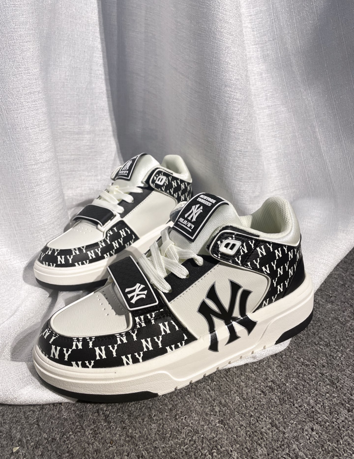 MLB 紐約洋基隊 黑白 老花 印花 滿版 老爹鞋 學長鞋 男女款 3ASXLM13N-50BKS/預購