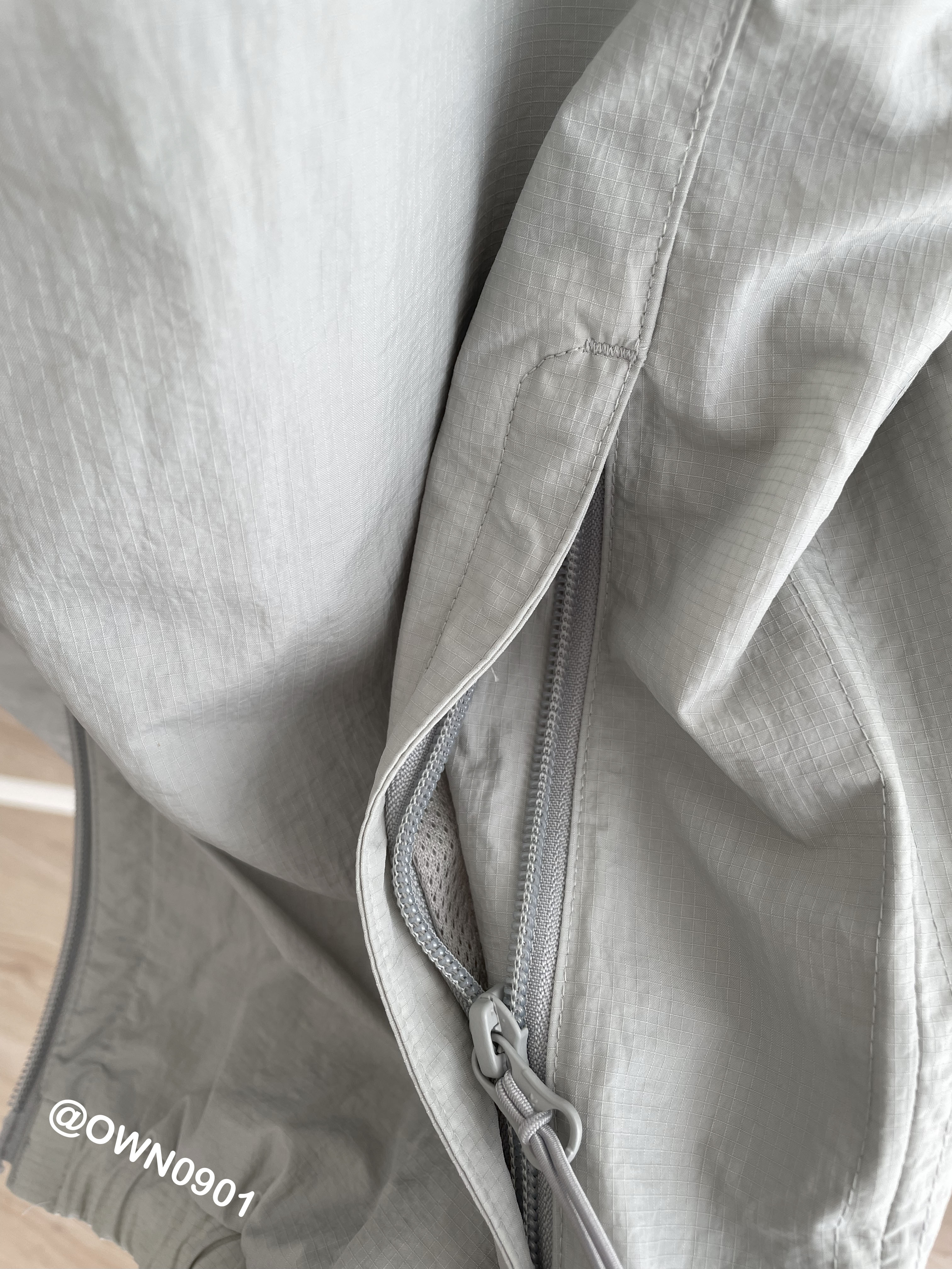 【現貨】Covernat 經典 LOGO 反光 透氣 排汗 風衣 外套 男女同款 黑色 灰色 薰衣草-own-own代購-韓國代購-CO2301JK03BK CO2301JK03LG CO2301JK03LV OWNCovernat Covernat代購 抗撕裂 春夏外套 透氣涼感 輕薄外套 防風外套