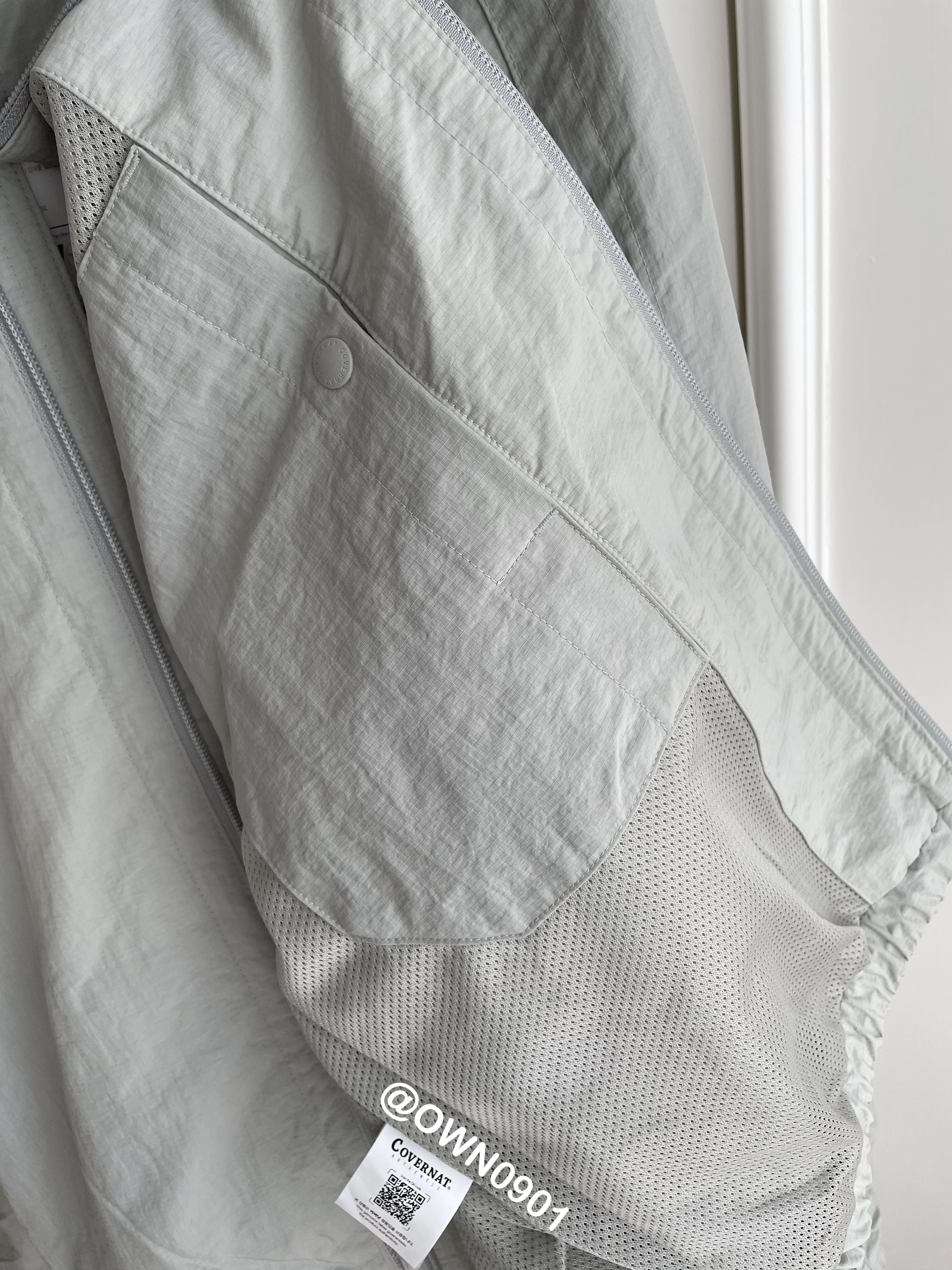 【現貨】Covernat 經典 LOGO 反光 透氣 排汗 風衣 外套 男女同款 黑色 灰色 薰衣草-own-own代購-韓國代購-CO2301JK03BK CO2301JK03LG CO2301JK03LV OWNCovernat Covernat代購 抗撕裂 春夏外套 透氣涼感 輕薄外套 防風外套